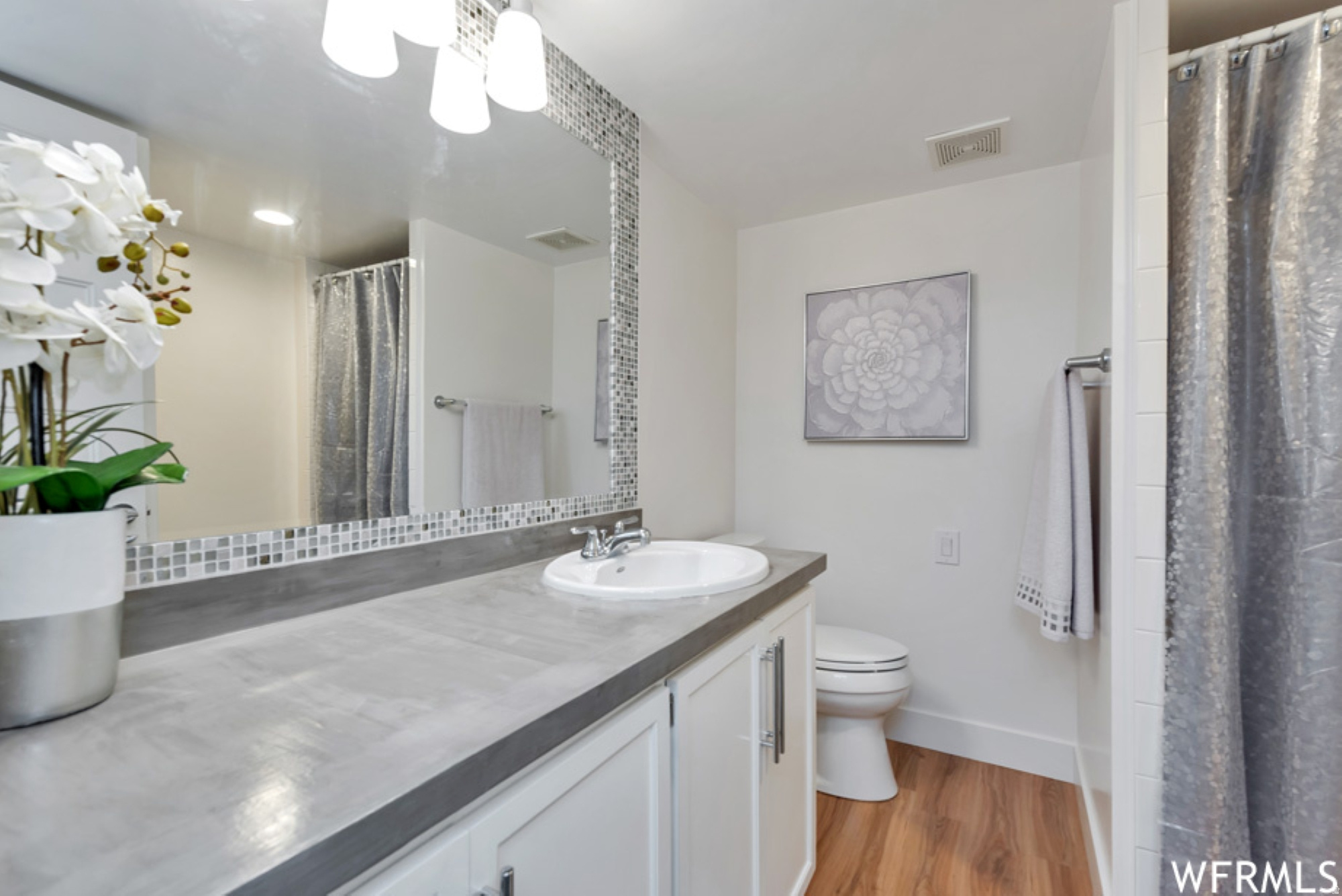 RANCHO VILLA - Residential