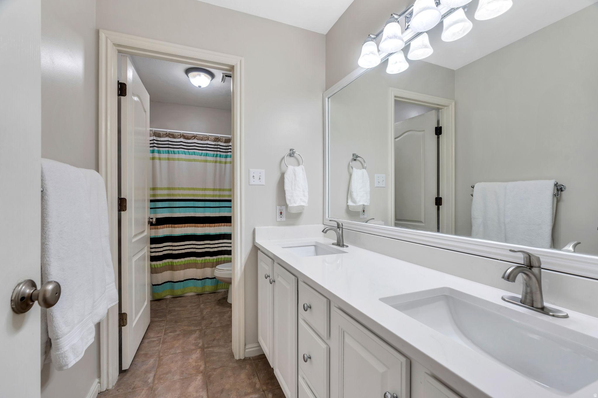 CAMERON PARK - Residential