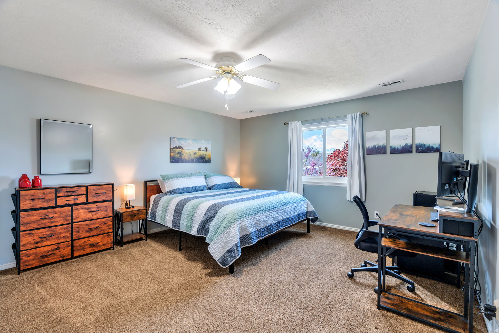 CAMERON PARK - Residential