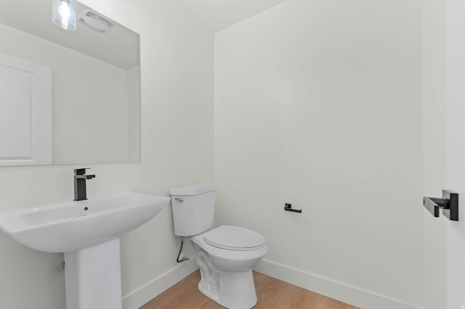 BELLE HOLLOW - Residential