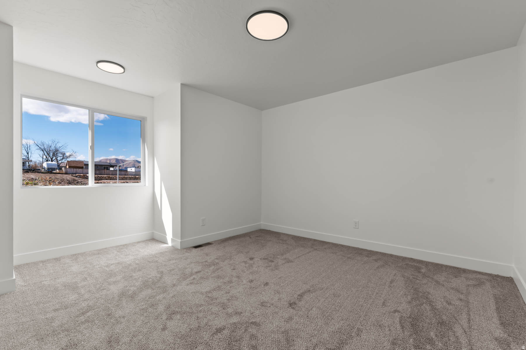 BELLE HOLLOW - Residential