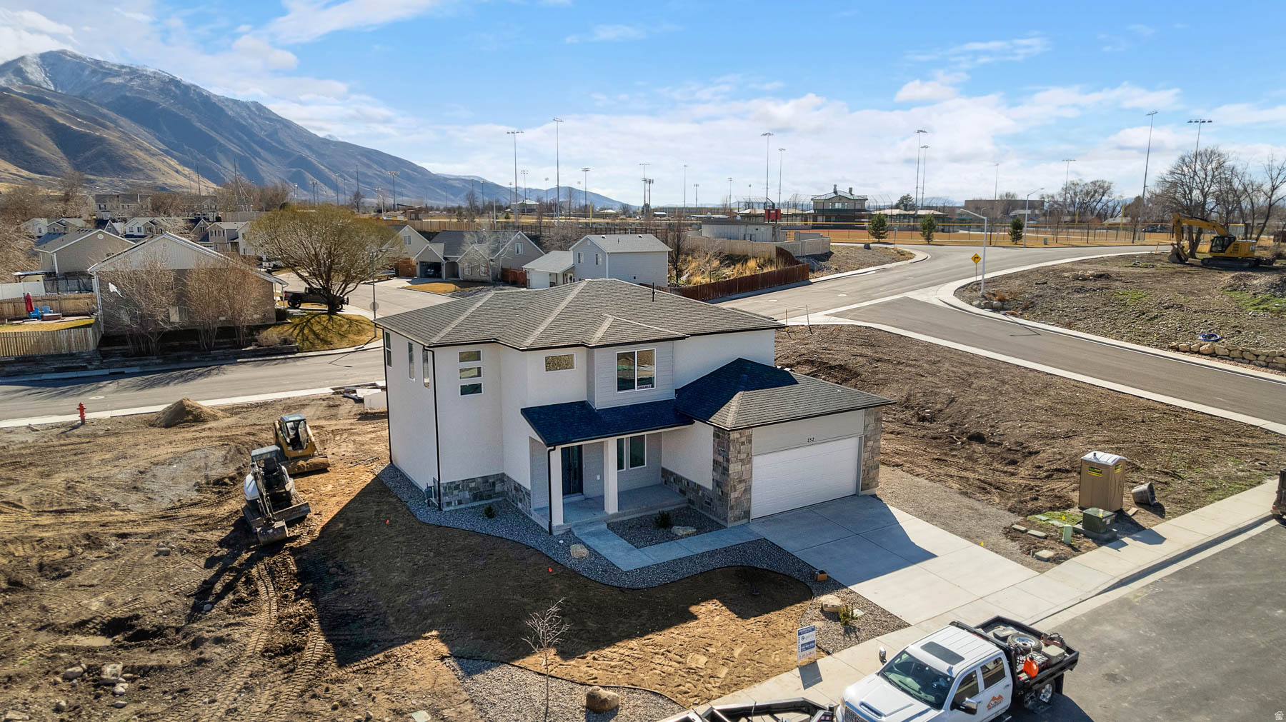 BELLE HOLLOW - Residential