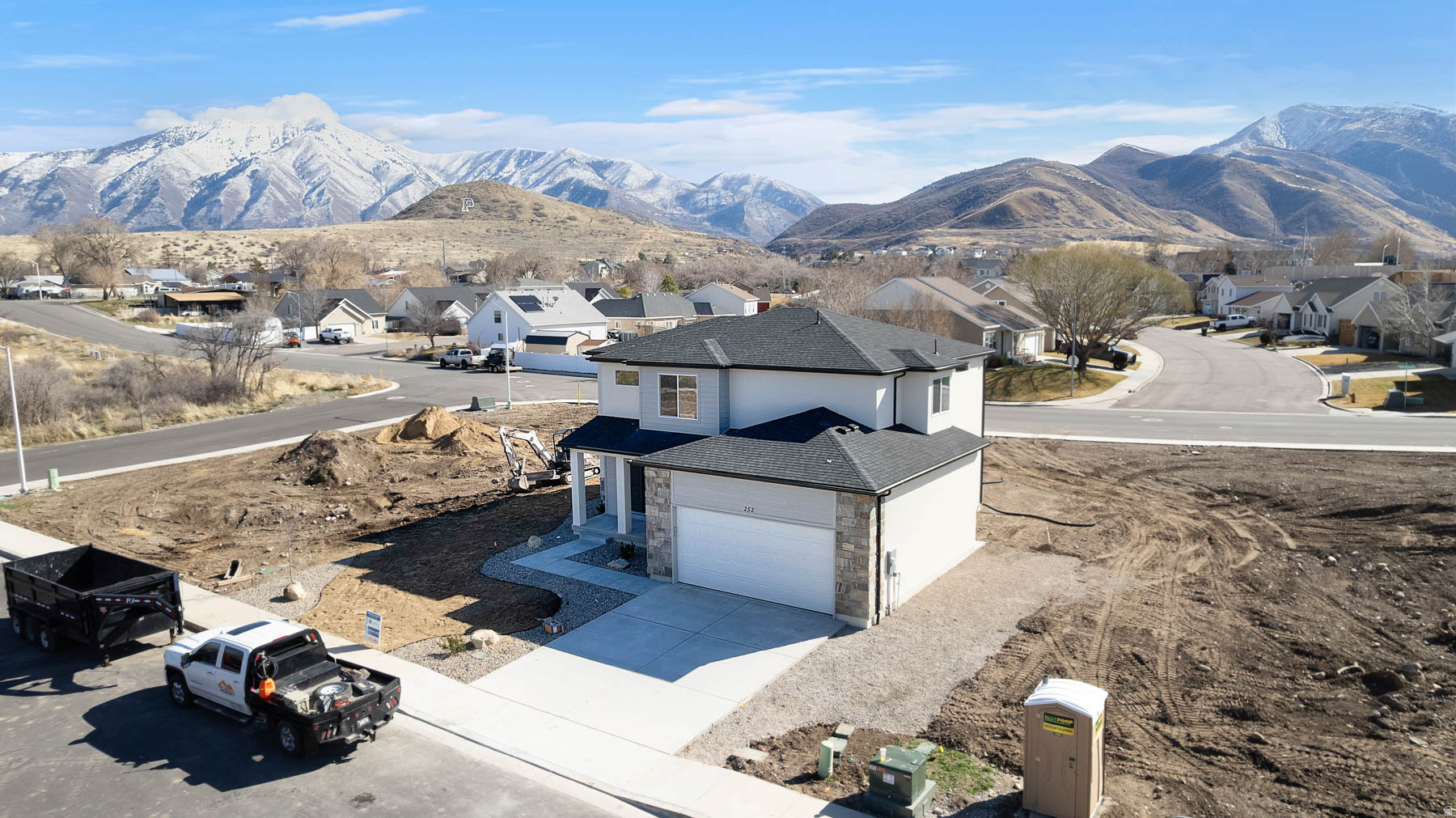 BELLE HOLLOW - Residential