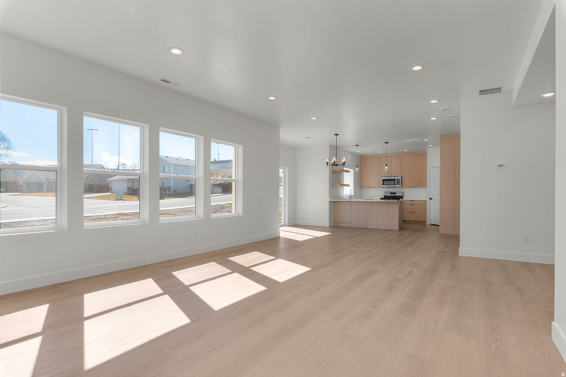 BELLE HOLLOW - Residential