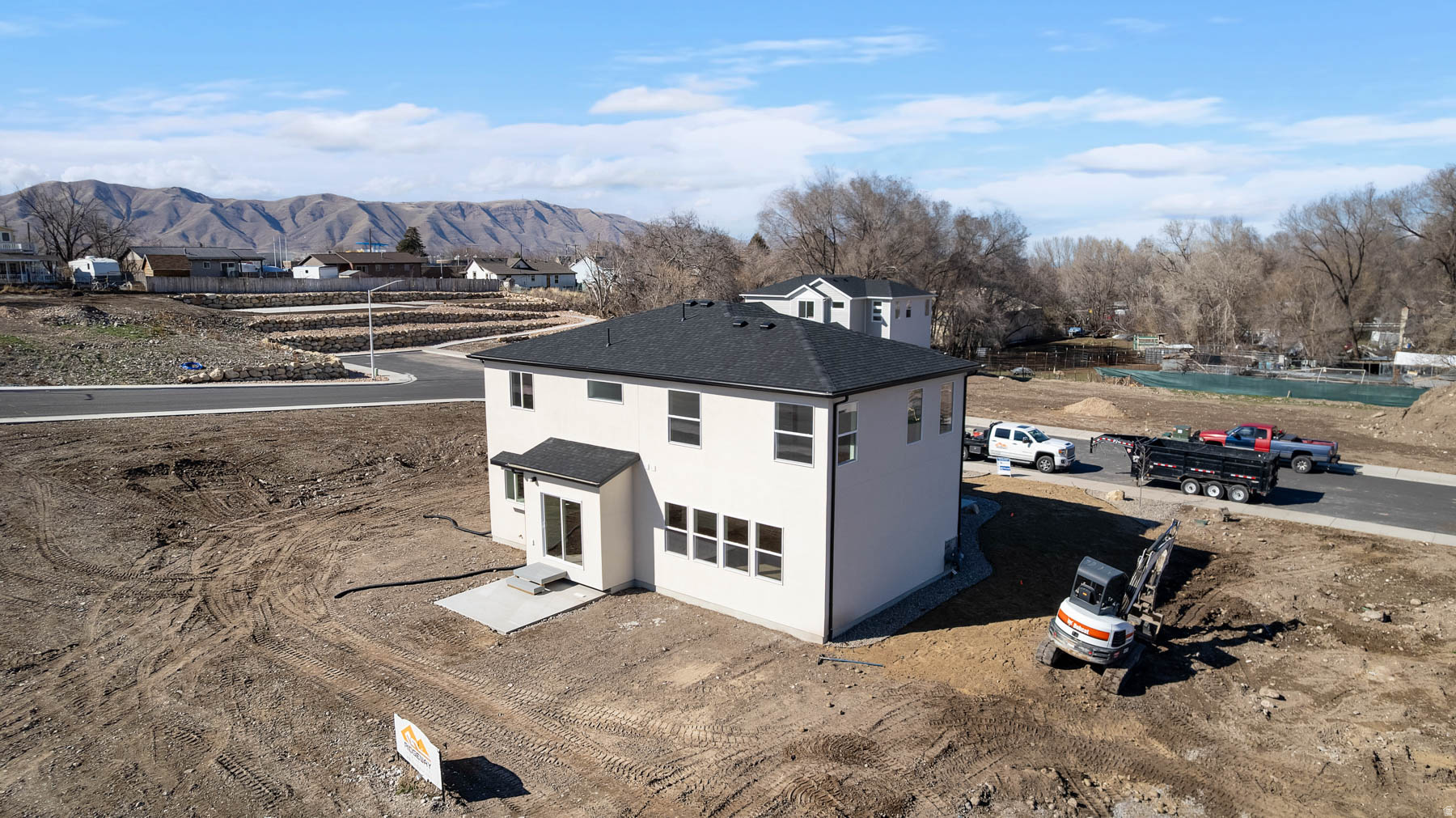 BELLE HOLLOW - Residential