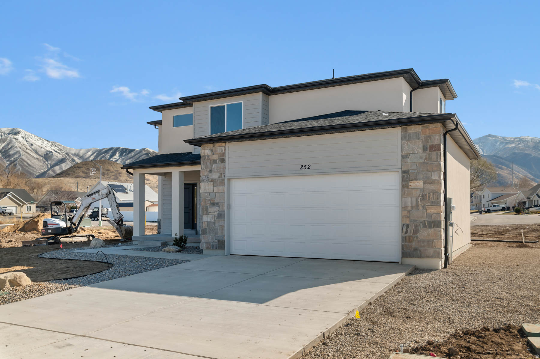 BELLE HOLLOW - Residential