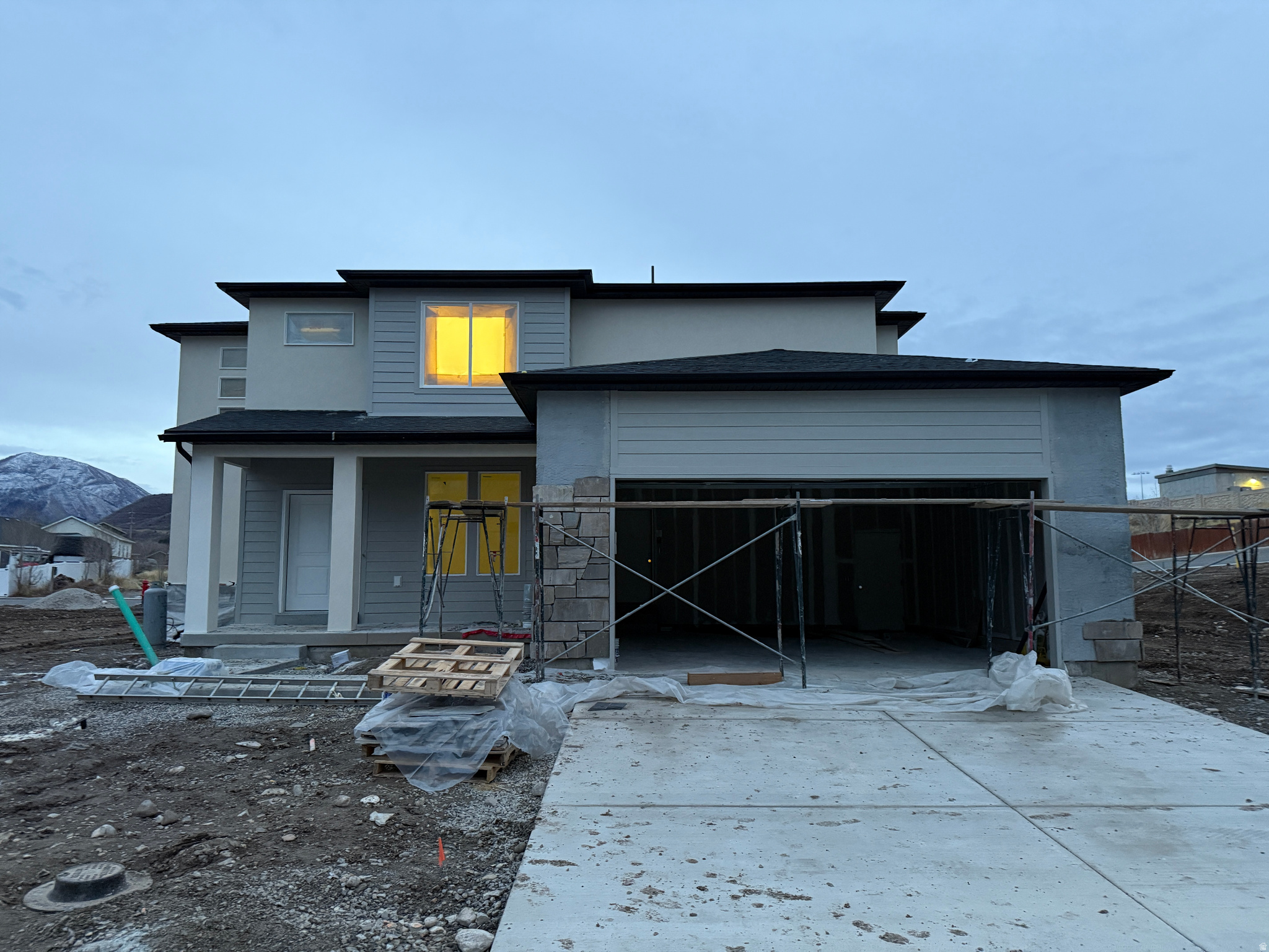 BELLE HOLLOW - Residential