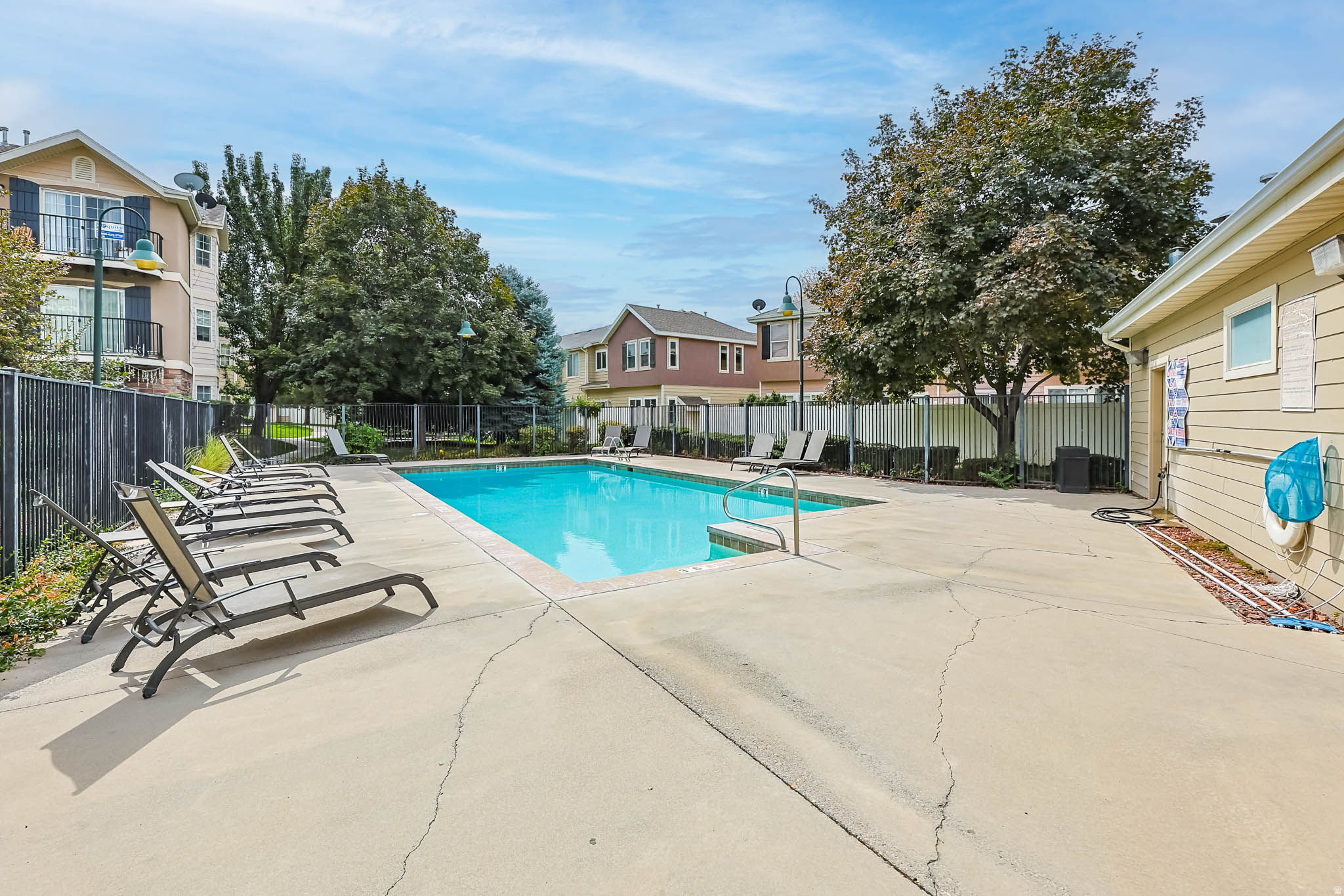 VINTAGE ON THE BLUFFS - Residential