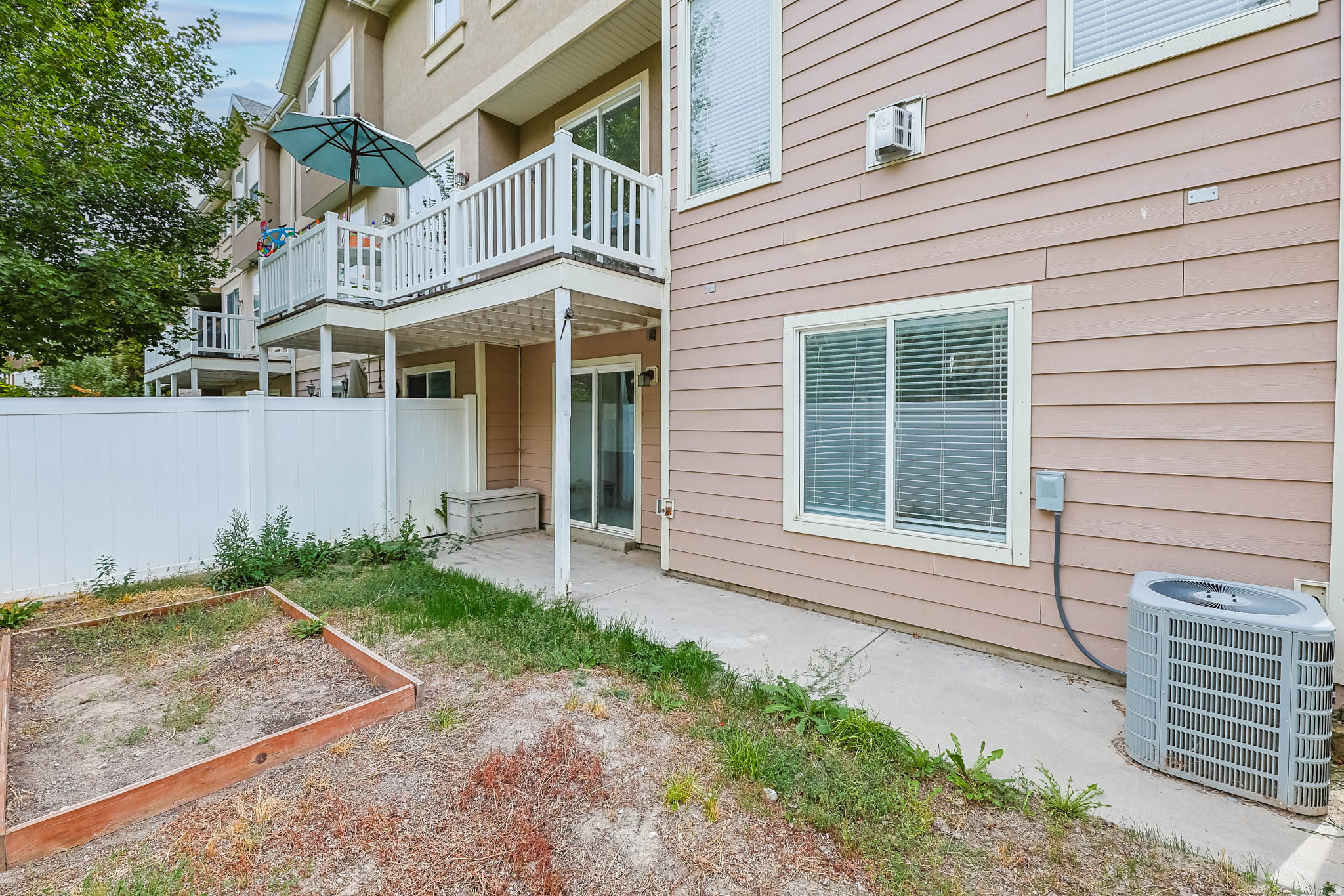 VINTAGE ON THE BLUFFS - Residential