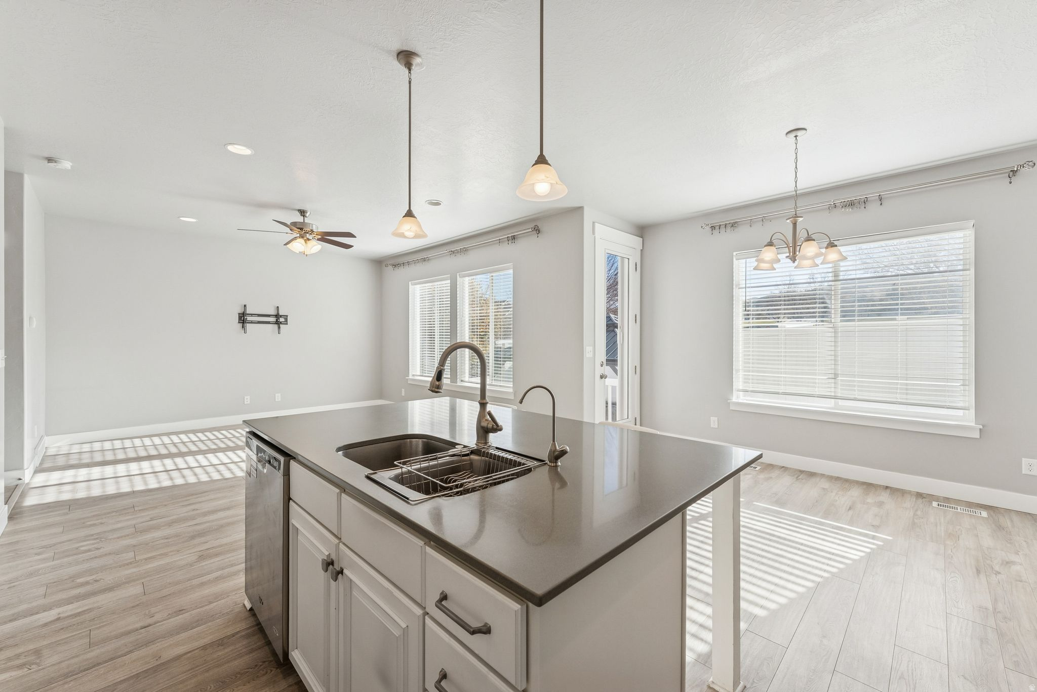 MOUNTAIN HEIGHTS - Residential