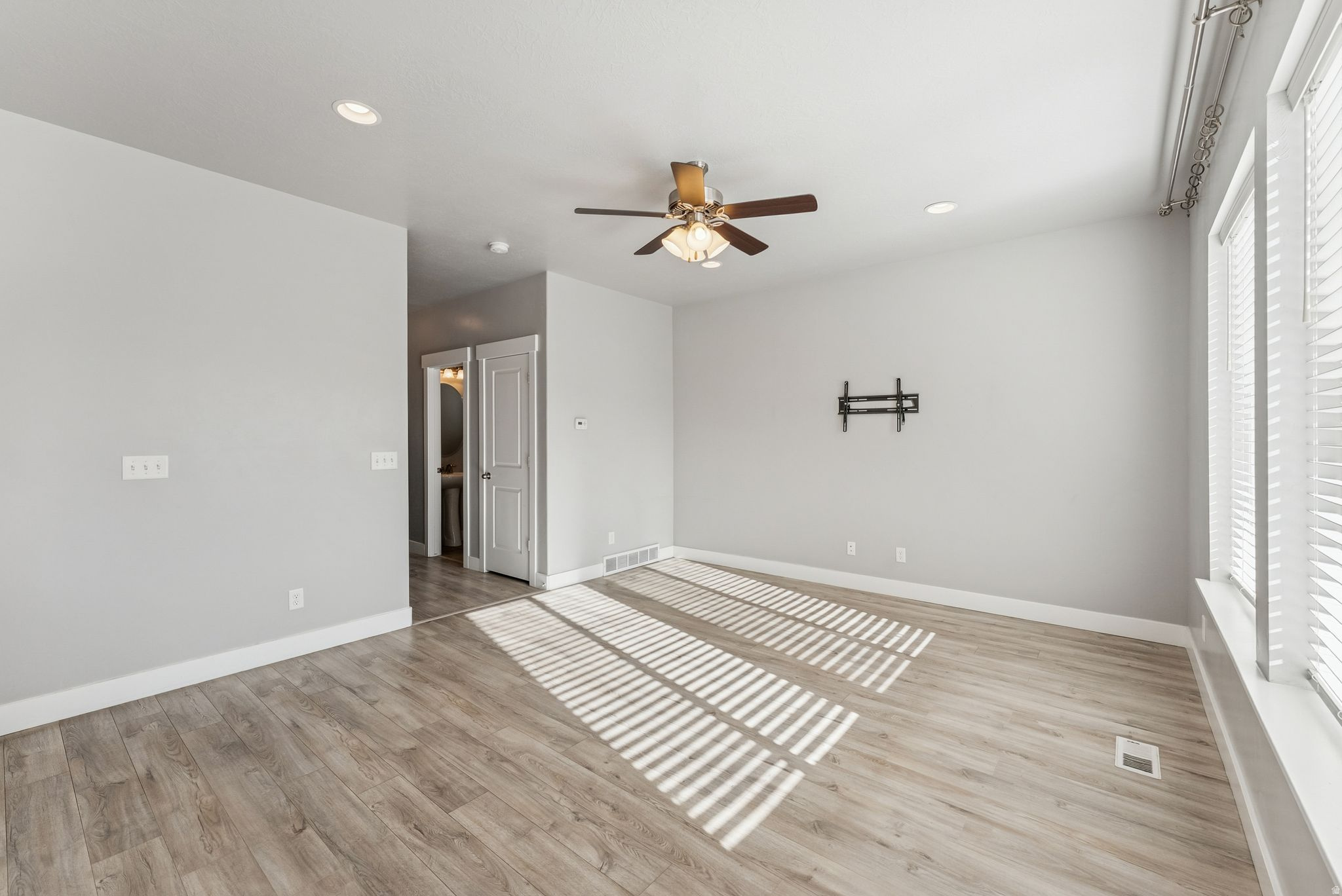 MOUNTAIN HEIGHTS - Residential