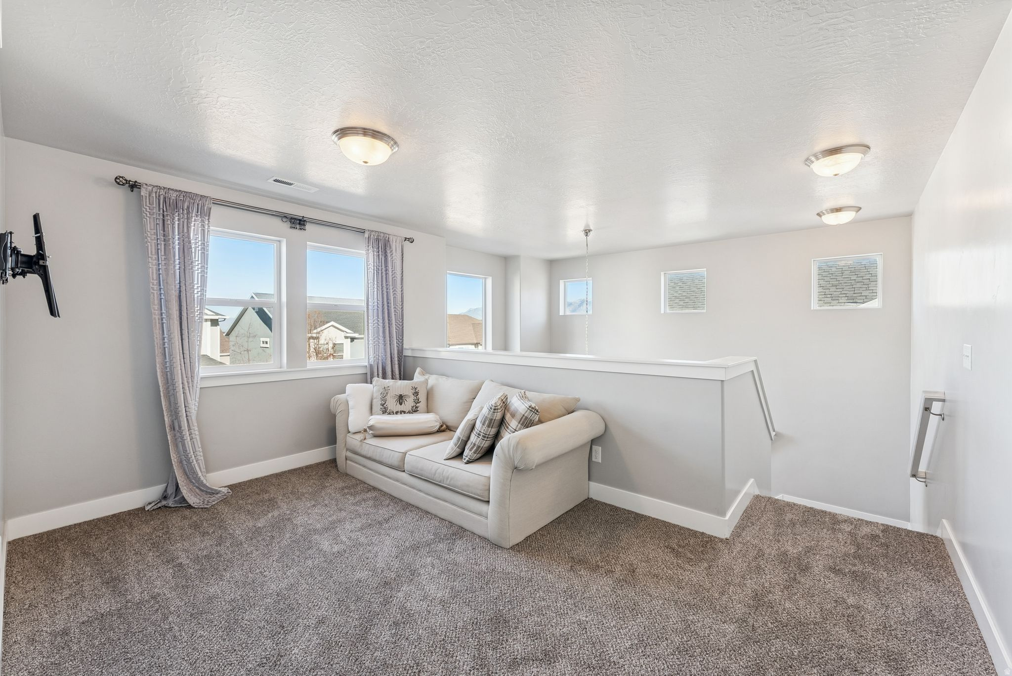 MOUNTAIN HEIGHTS - Residential