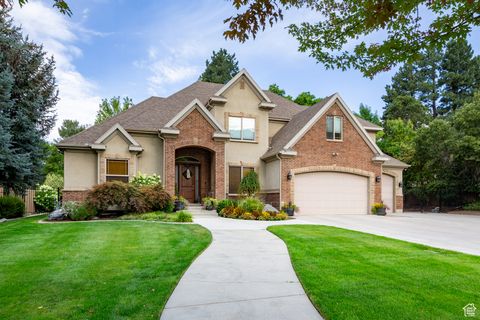Photo of 351 N DEERFIELD DR, Alpine, UT 84004 (MLS # 2107882)