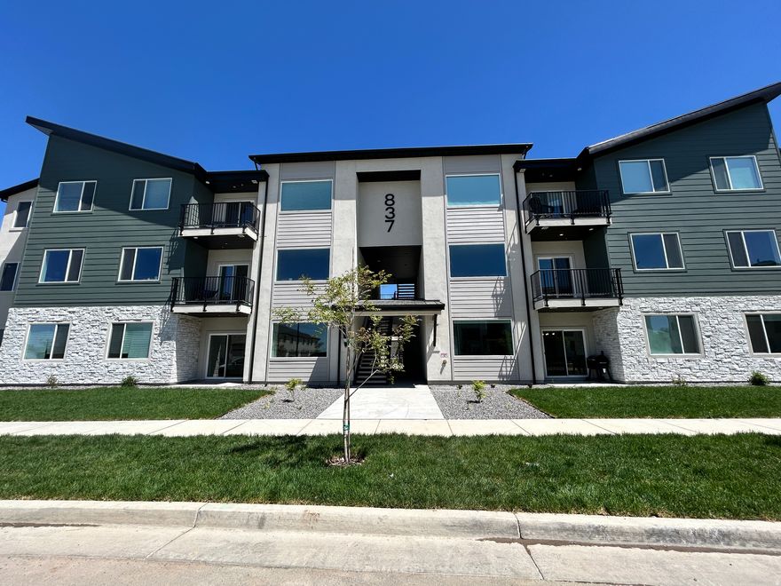 Available now! $9,600 in builder flex incentive. Middle level condo in new, desirable River Run community located across from new Spanish Fork Rec Center. 9' ceilings w/large, picture windows that let in abundant lighting. All interior selections have been made by our professional designer and they are gorgeous! Located near outdoor pool, clubhouse, pickleball courts and playground. Walking and biking trails are nearby.