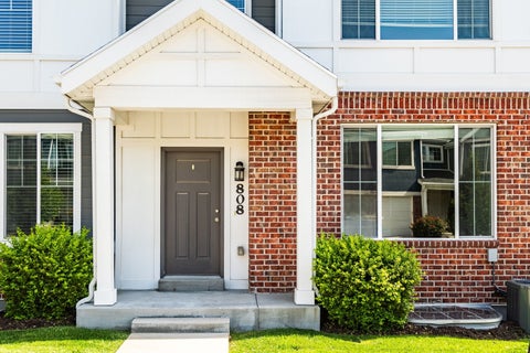 Townhouse For Sale - 808 E Newfield Dr<br/> Salt Lake County, Sandy, UT 84094