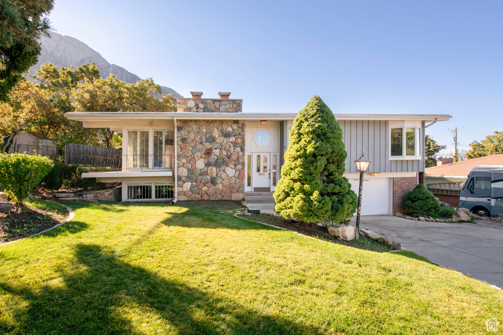 3680 E Spruce Dr, Salt Lake City, Utah image 3