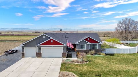 Photo of 3056 S 1450 W, Perry, UT 84302 (MLS # 2144227)