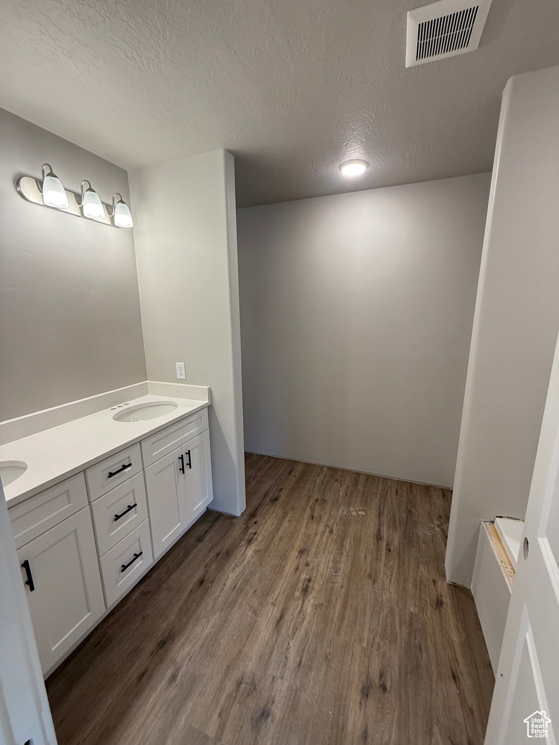 EAGLE POINT - Residential