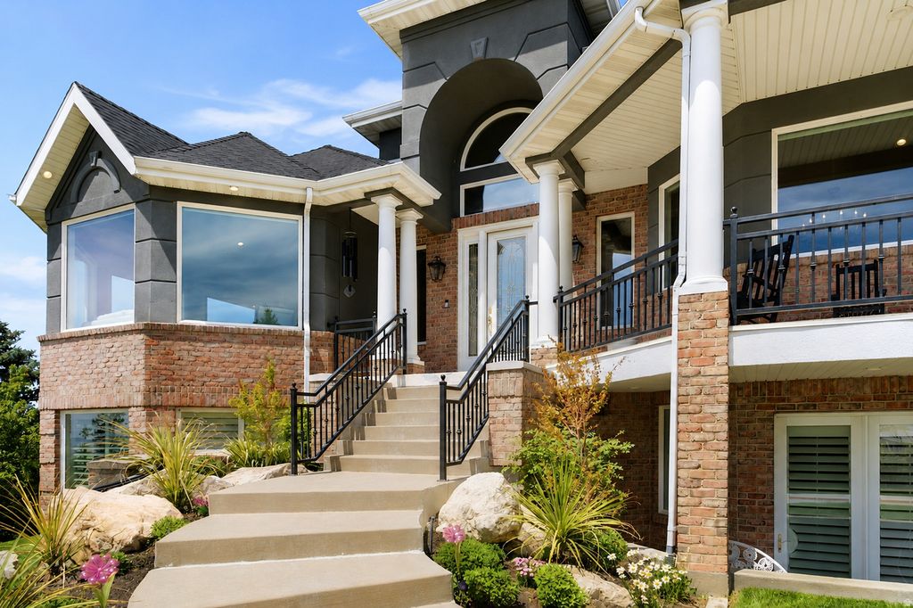 Photo of 1756 S STONE HOLLOW DR, Bountiful, UT 84010 (MLS # 2166515)