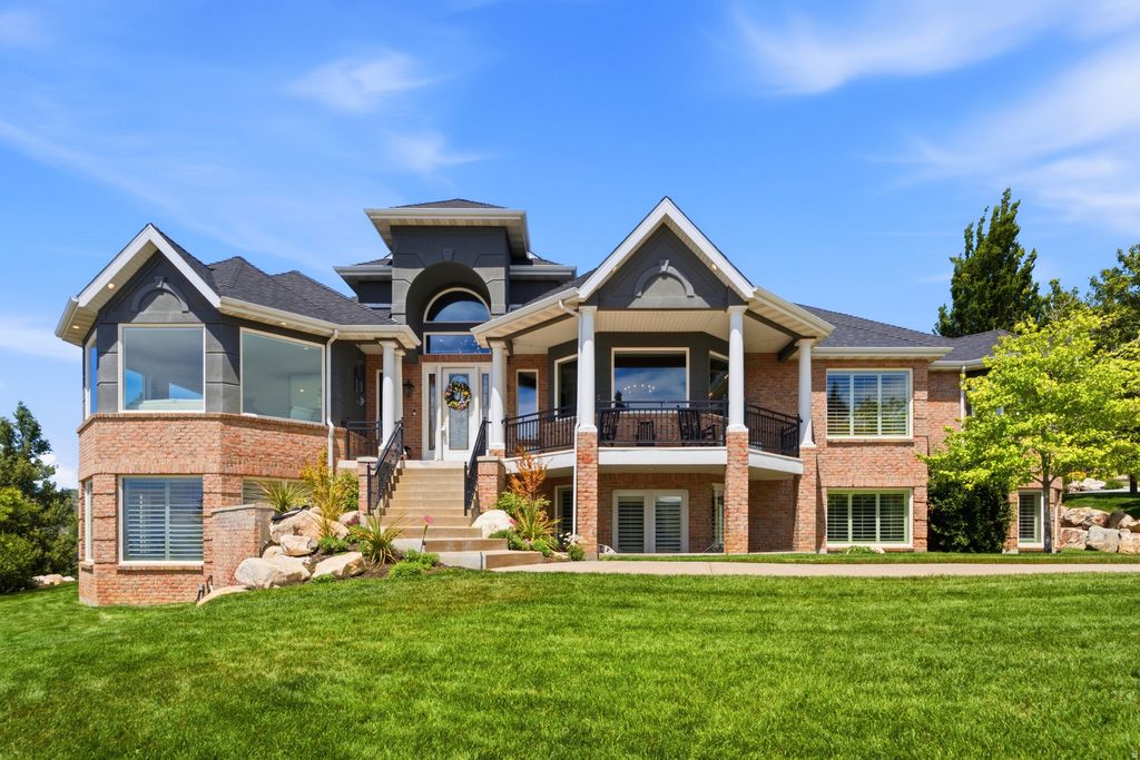 Photo of 1756 S STONE HOLLOW DR, Bountiful, UT 84010 (MLS # 2166515)
