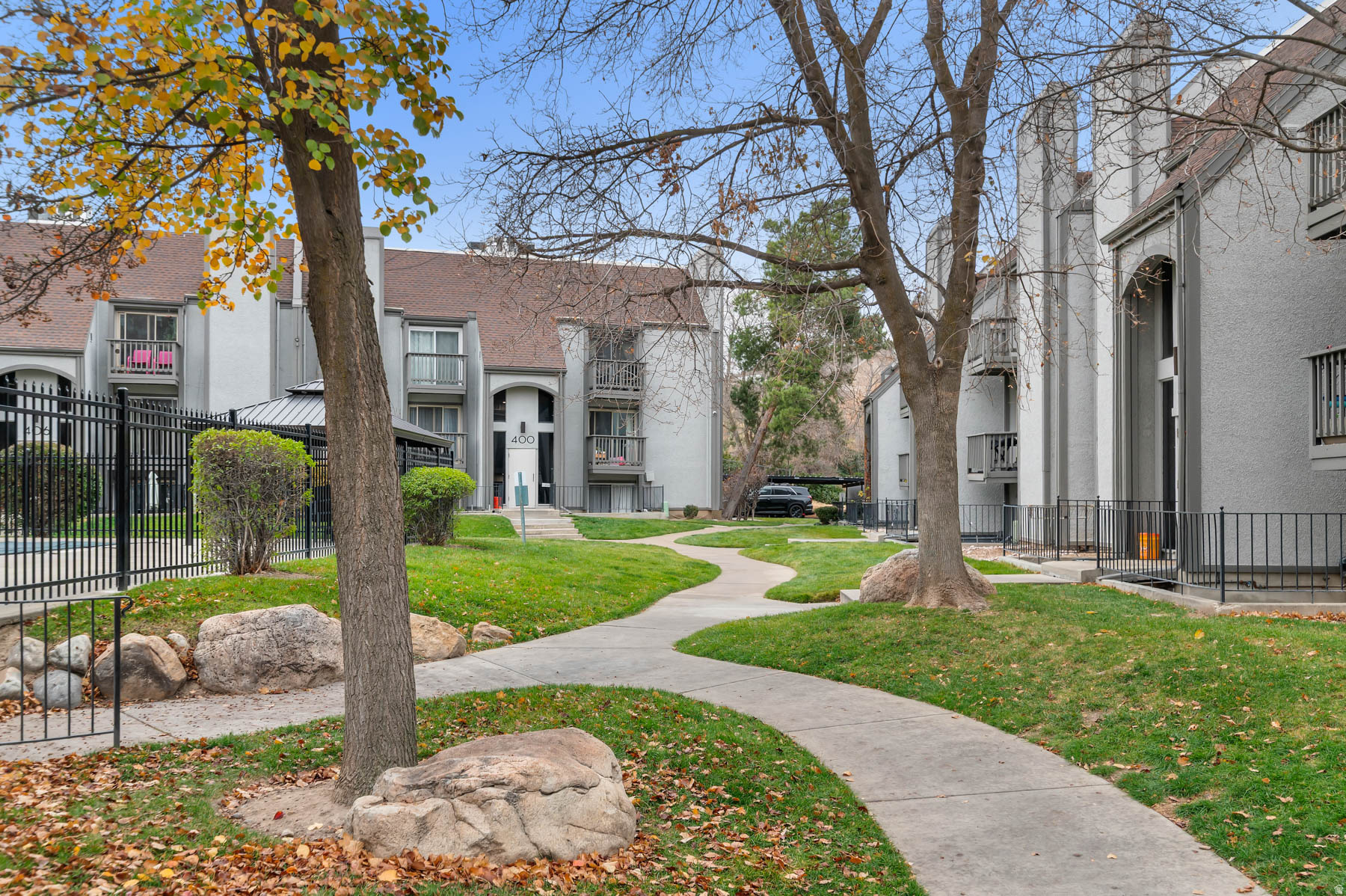 WILLOWBROOK - Residential