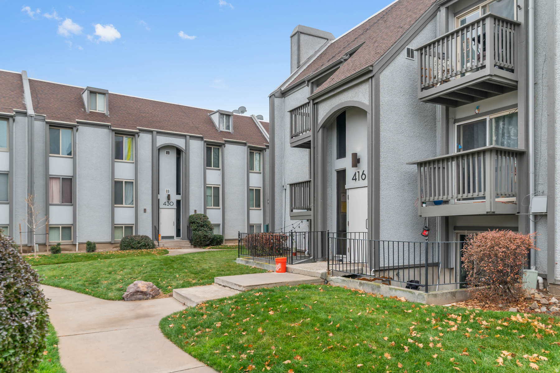 WILLOWBROOK - Residential