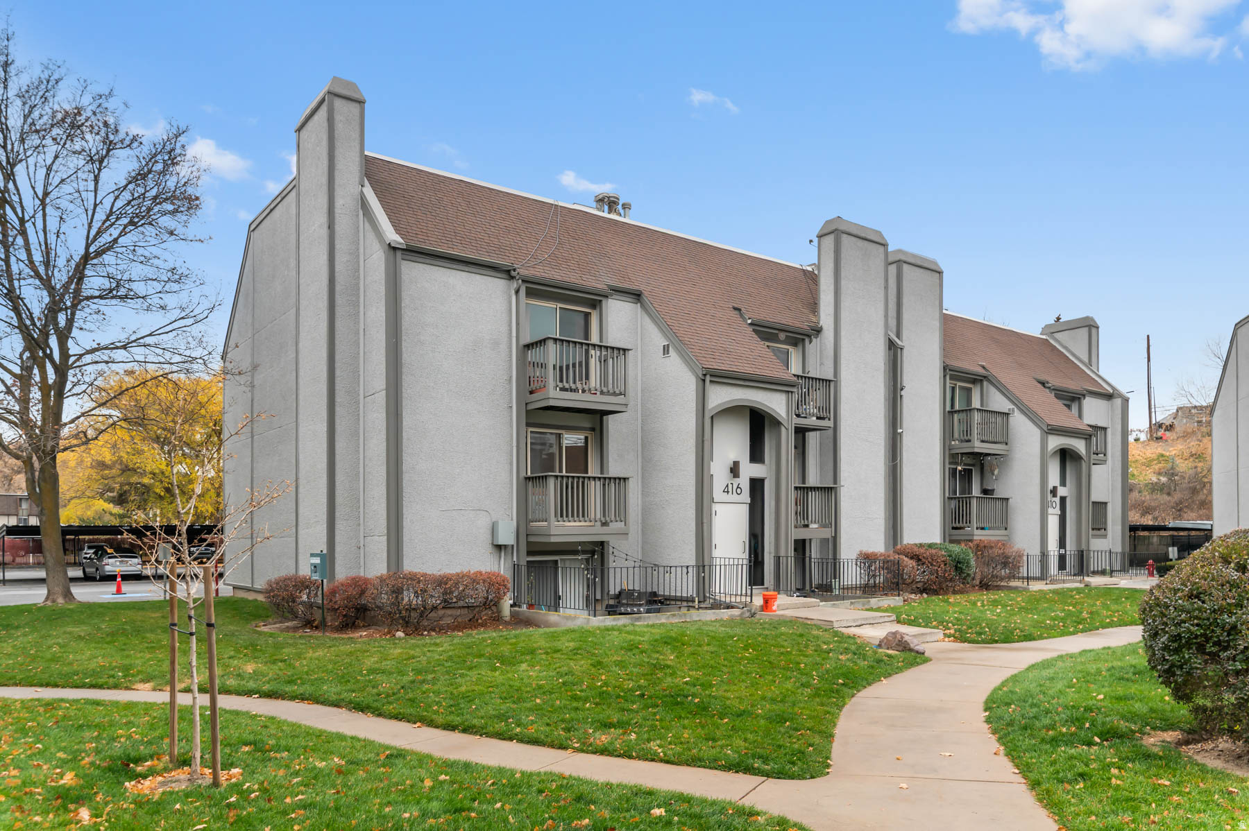 WILLOWBROOK - Residential