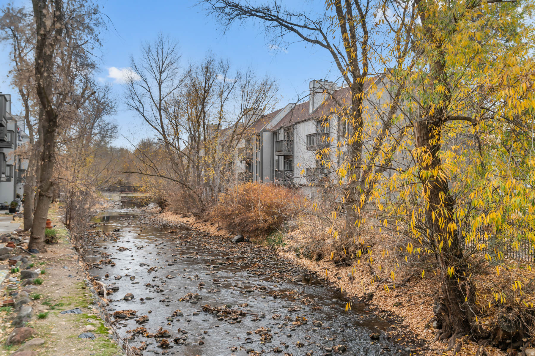 WILLOWBROOK - Residential