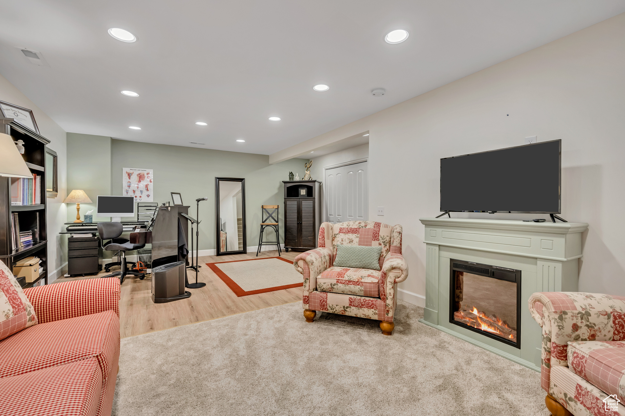 WOOD ESTATES - Residential