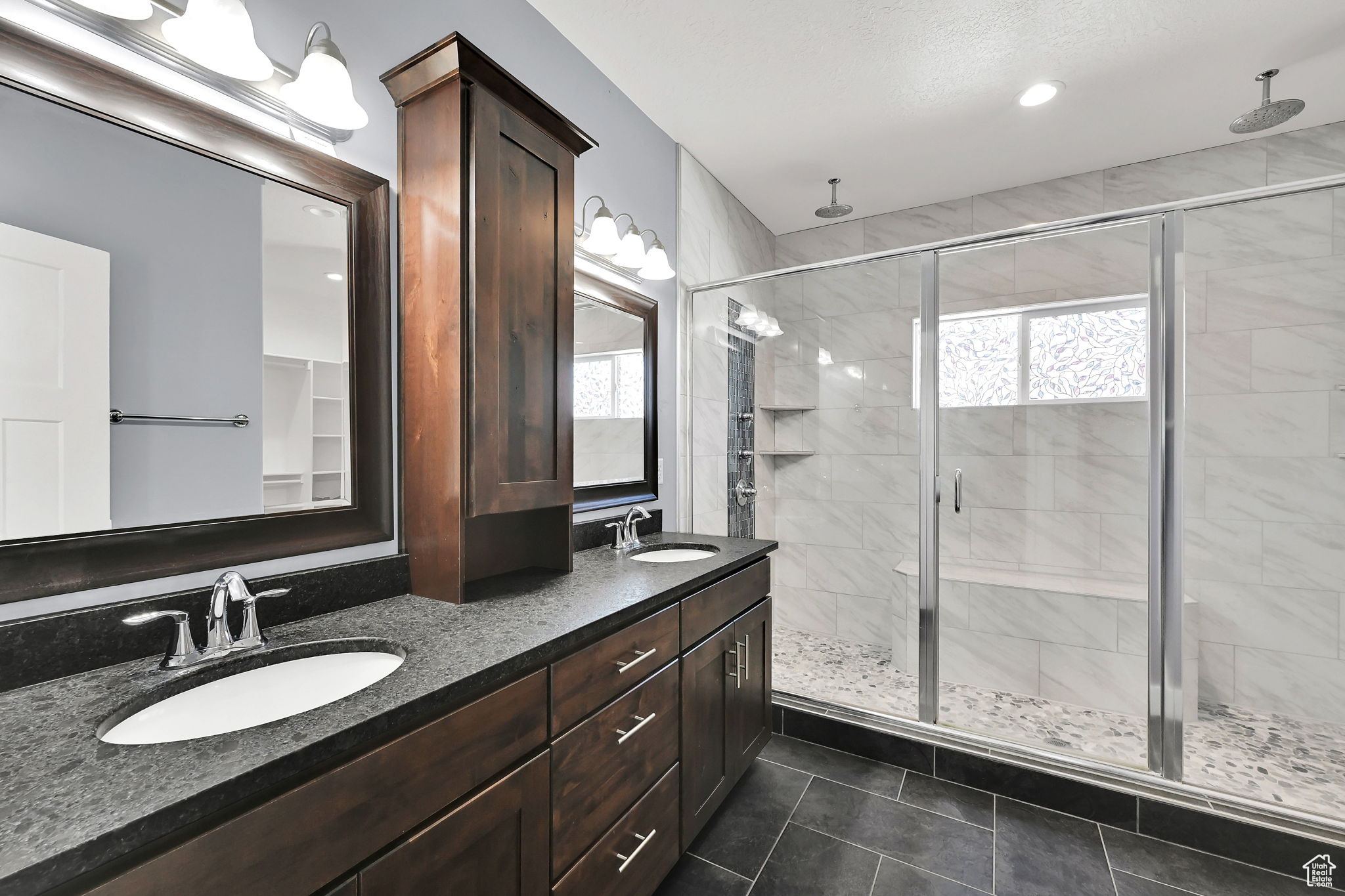 VALLEY FLATS - Residential