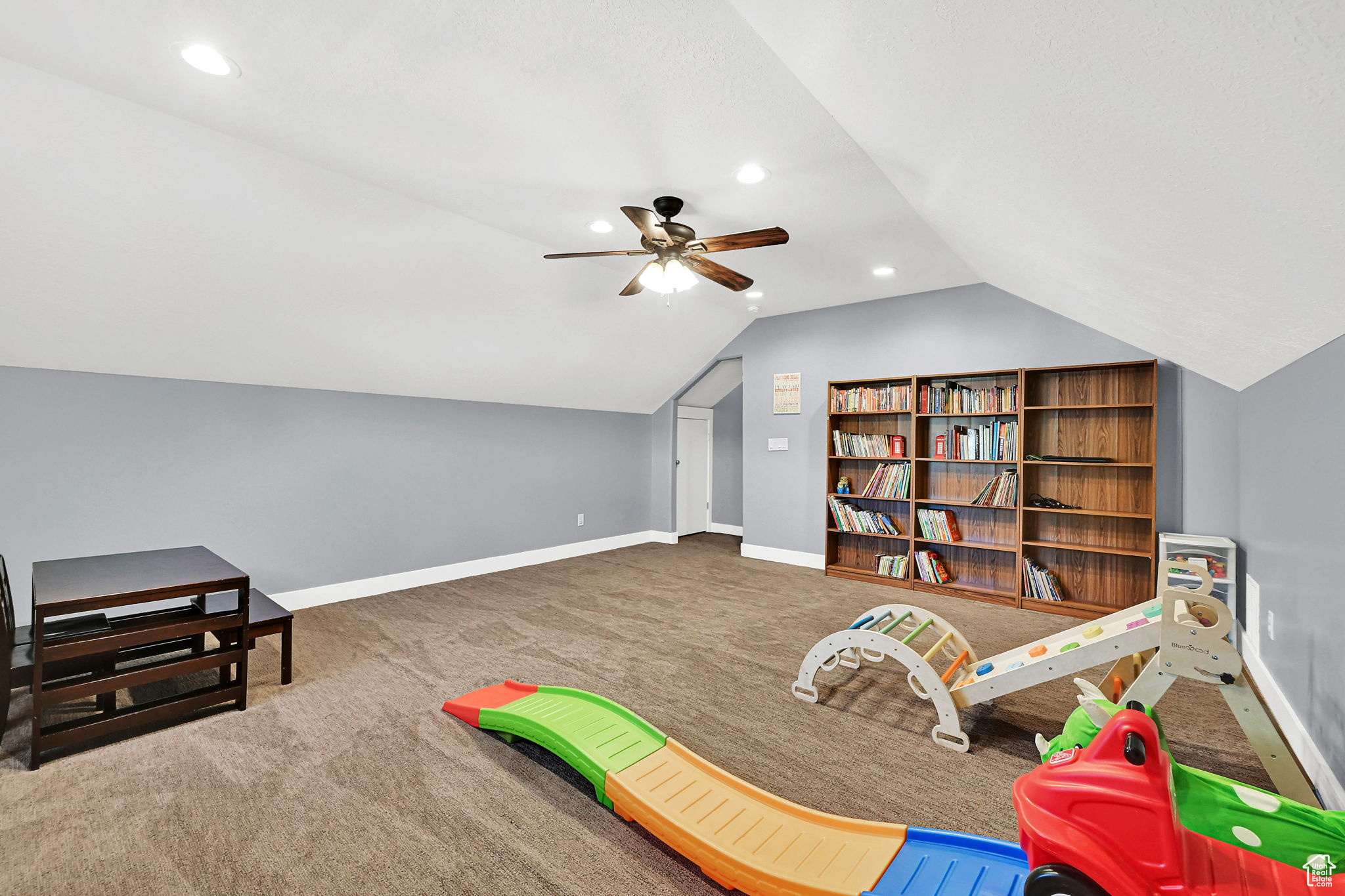 VALLEY FLATS - Residential