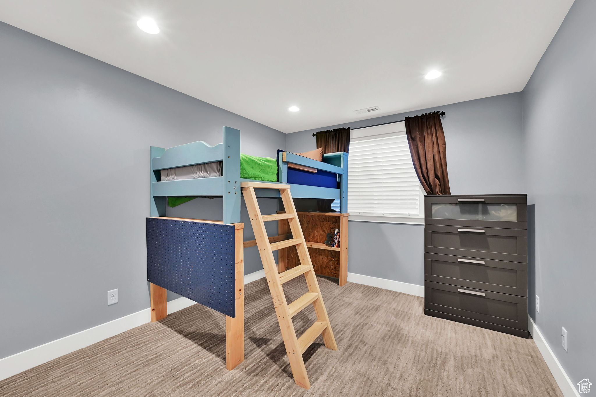 VALLEY FLATS - Residential