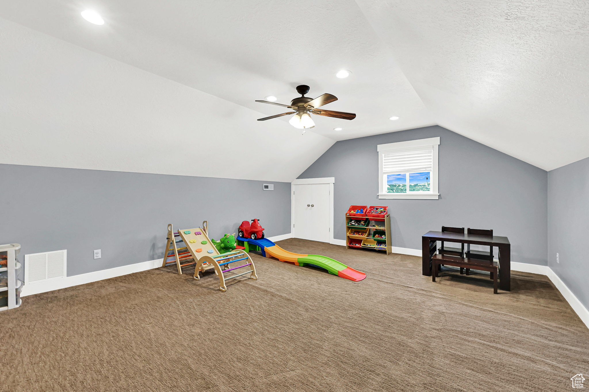 VALLEY FLATS - Residential