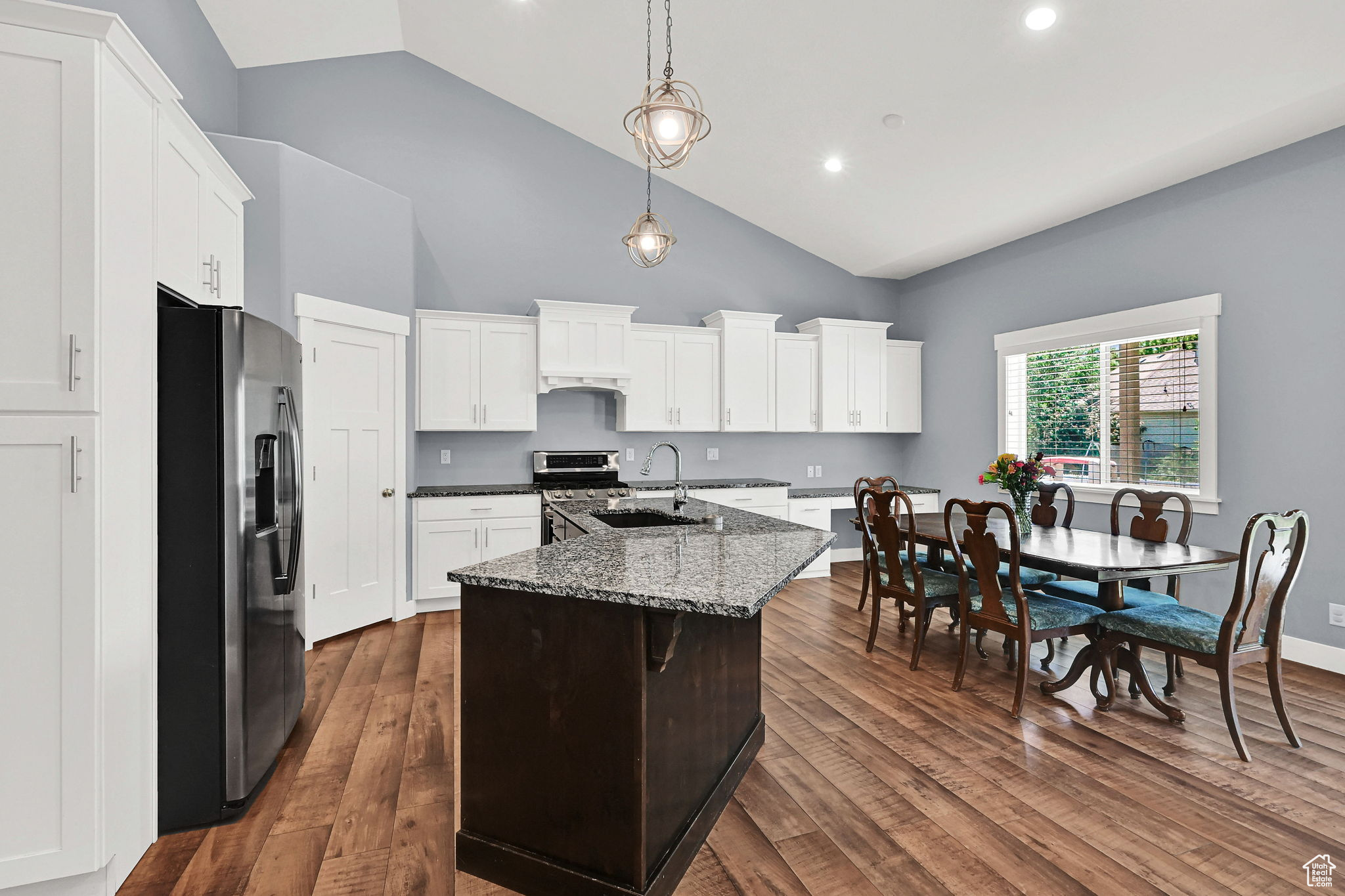 VALLEY FLATS - Residential