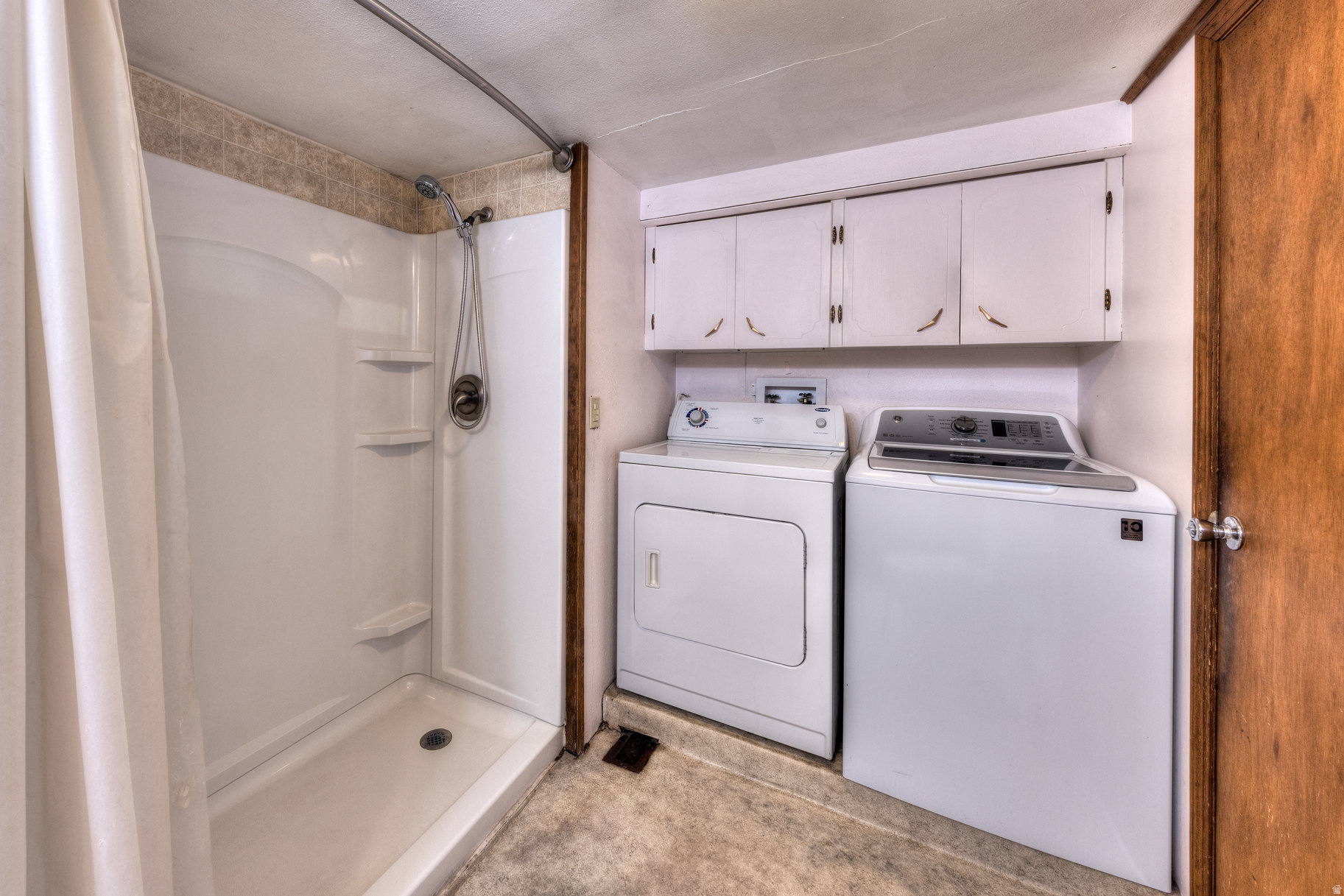 LOPEZ MINOR - Residential