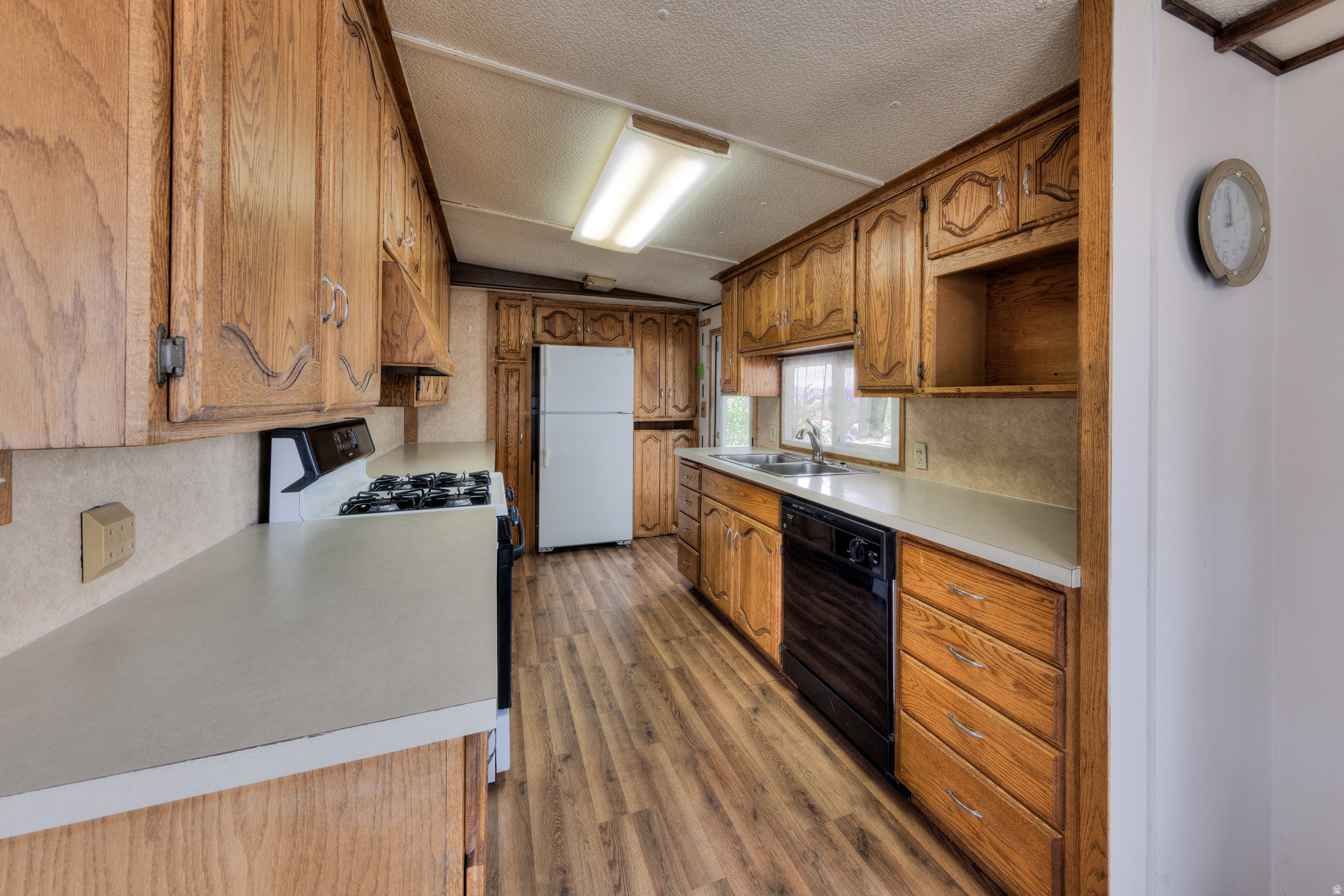 LOPEZ MINOR - Residential