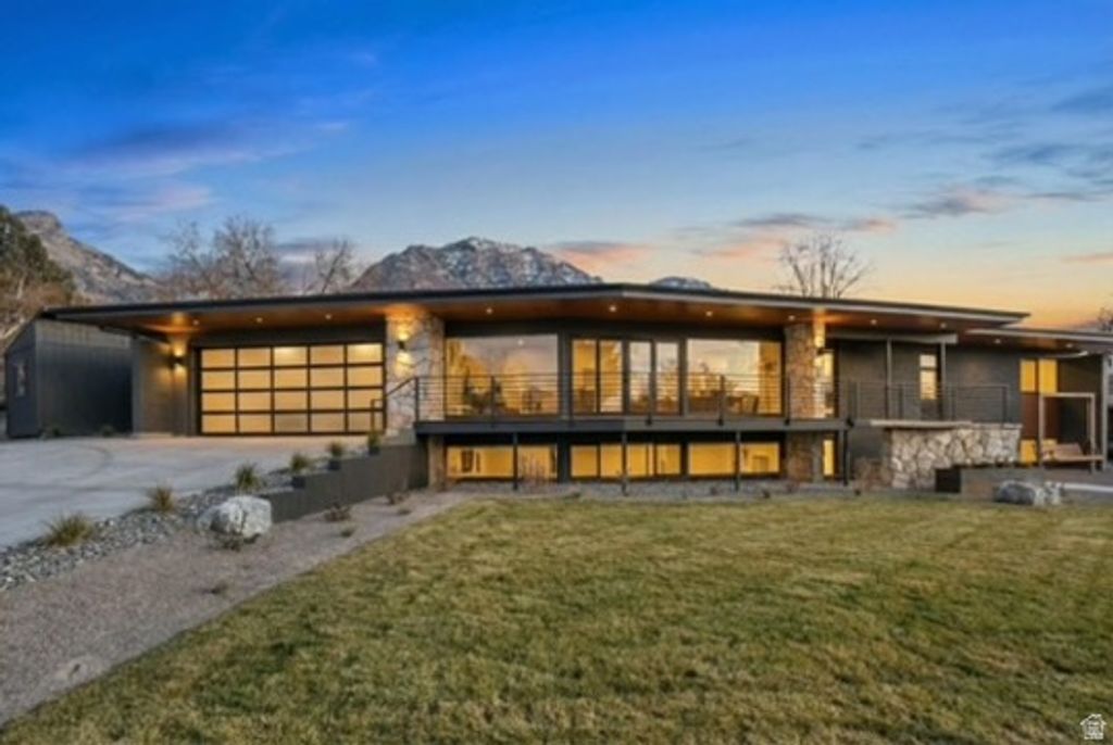 Photo of 1840 N SEGO LN E, Provo, UT 84604 (MLS # 2141853)