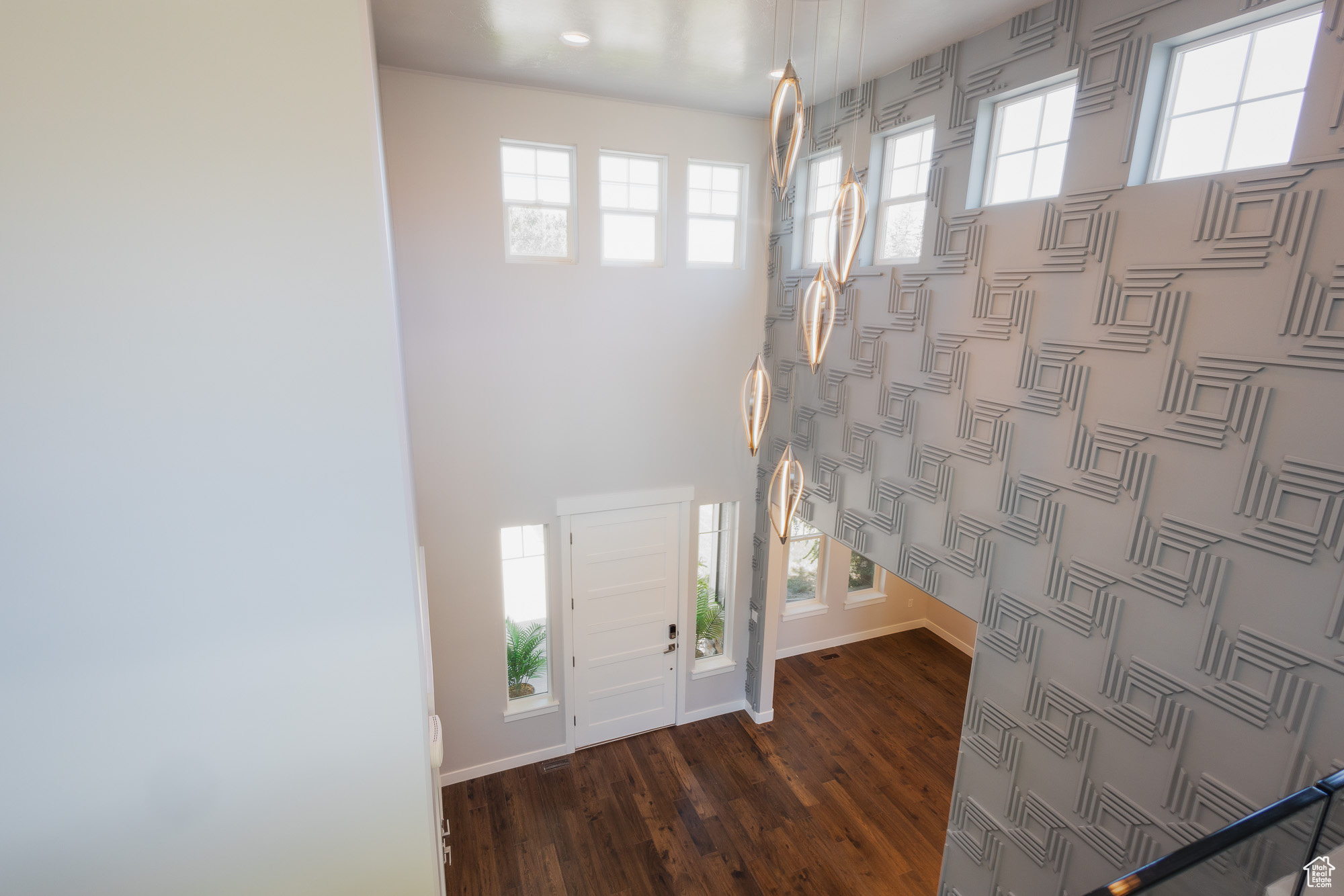 Saratoga Springs, Utah 84045, United States, 6 Bedrooms Bedrooms, ,4 BathroomsBathrooms,Residential,Active,54474