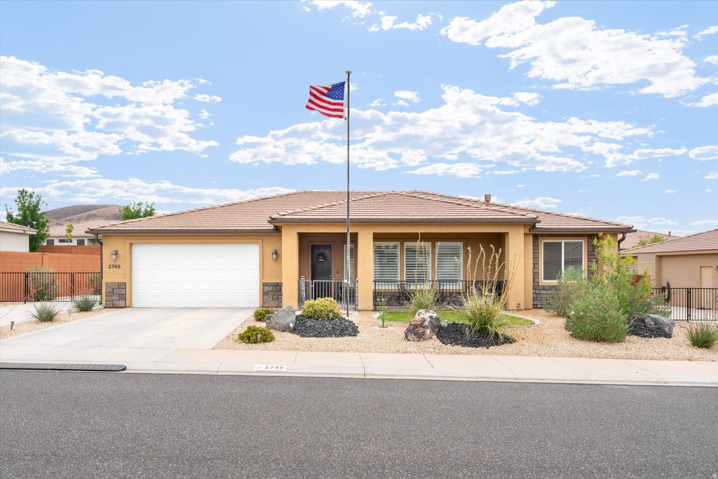 Photo of 2749 W 310 N, Hurricane, UT 84737 (MLS # 2153742)