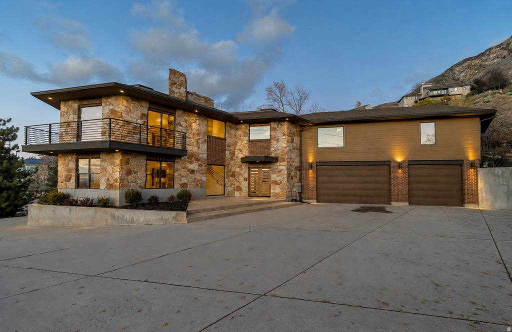 Photo of 4835 S FORTUNA WAY, Salt Lake City, UT 84124 (MLS # 2177262)