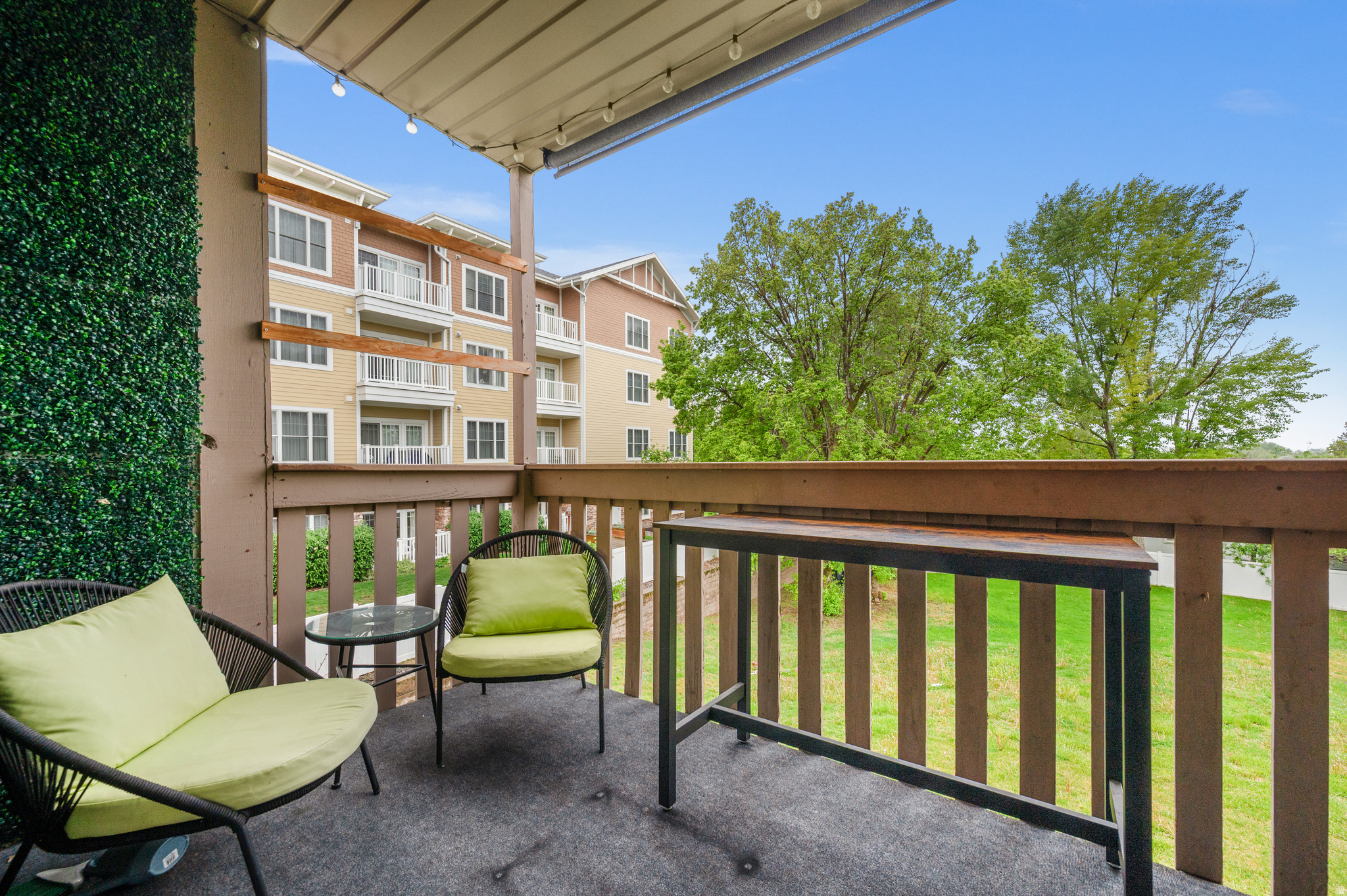 HOLLADAY CREEK COND - Residential