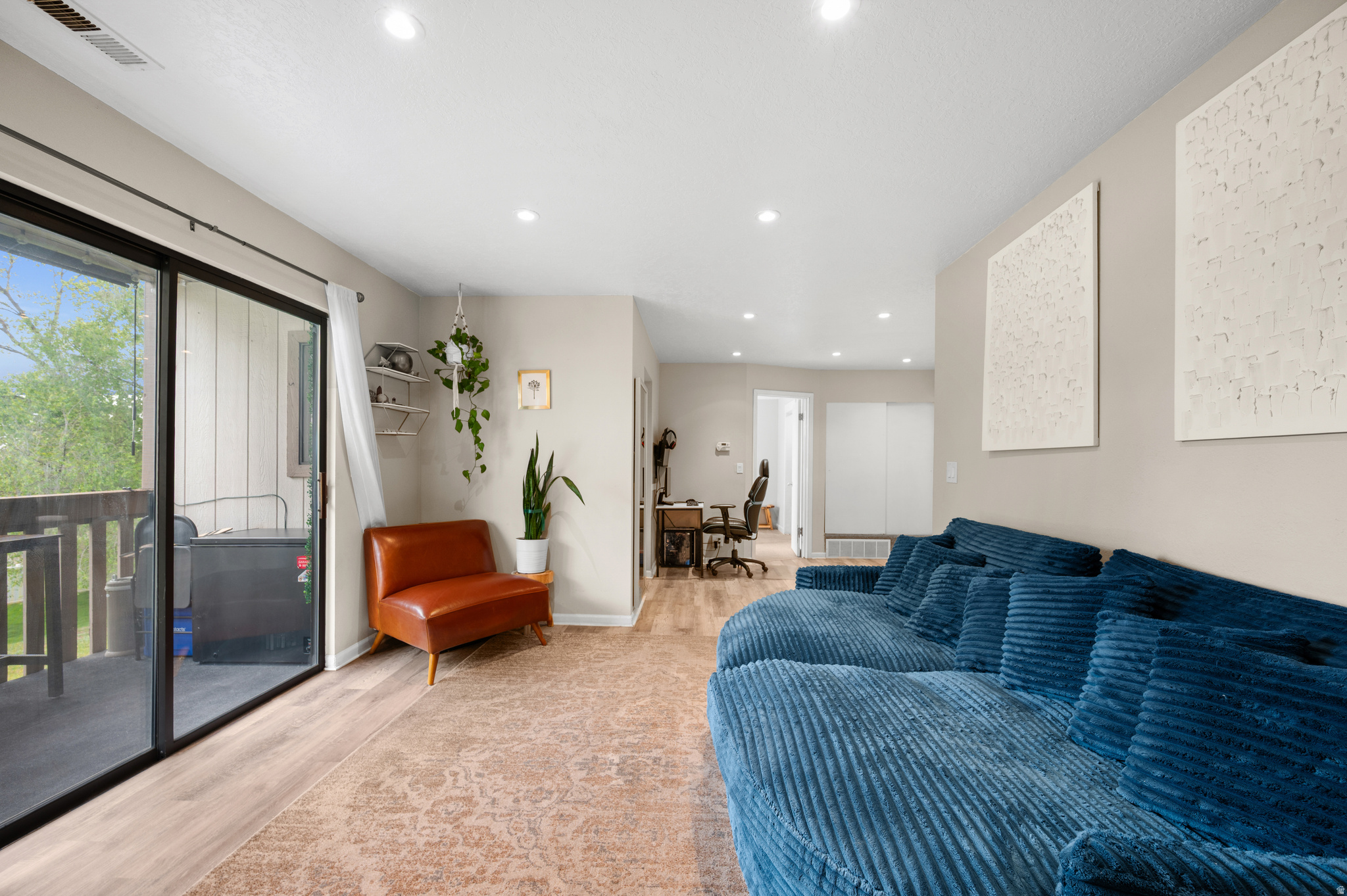 HOLLADAY CREEK COND - Residential