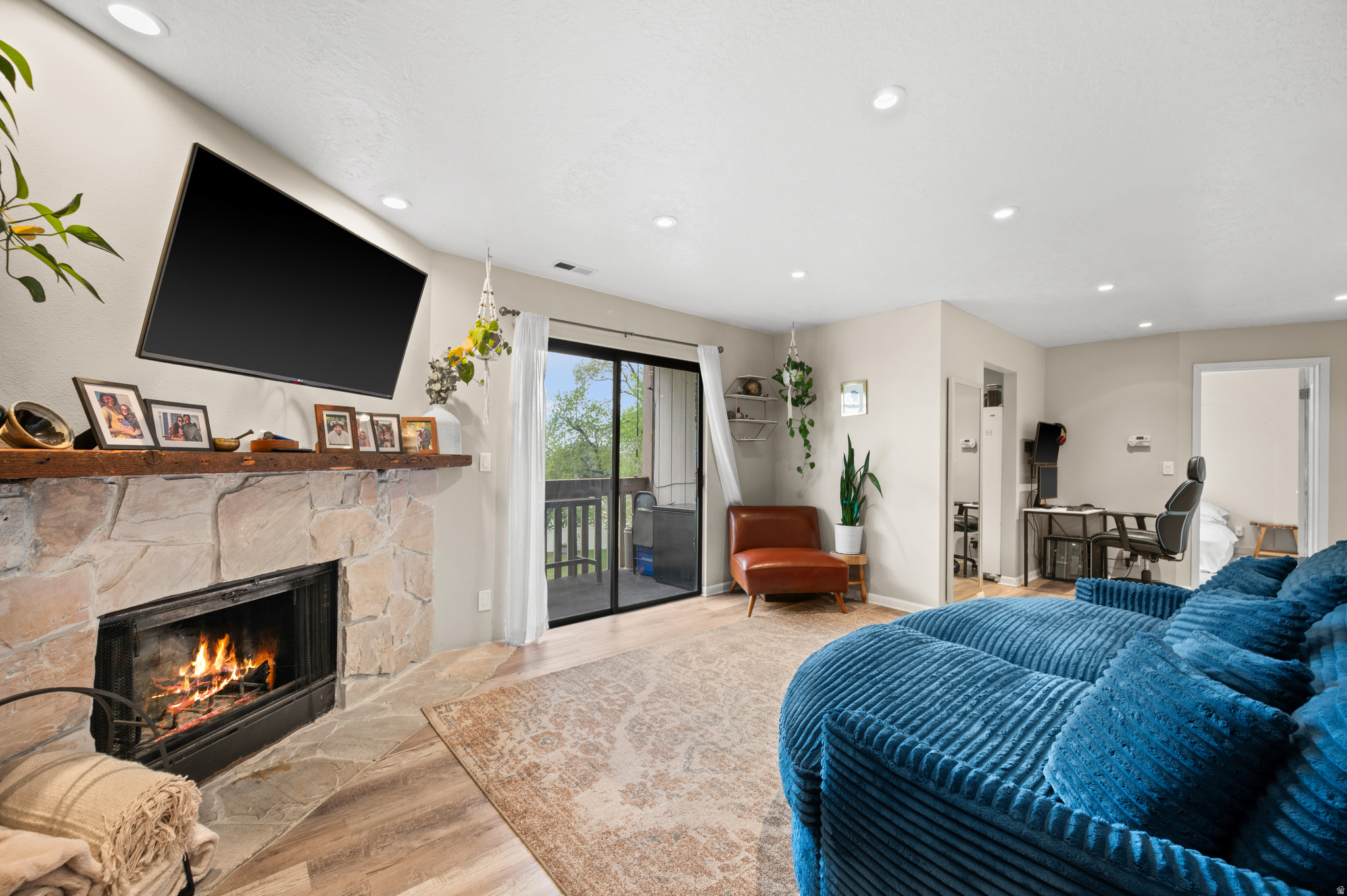 HOLLADAY CREEK COND - Residential