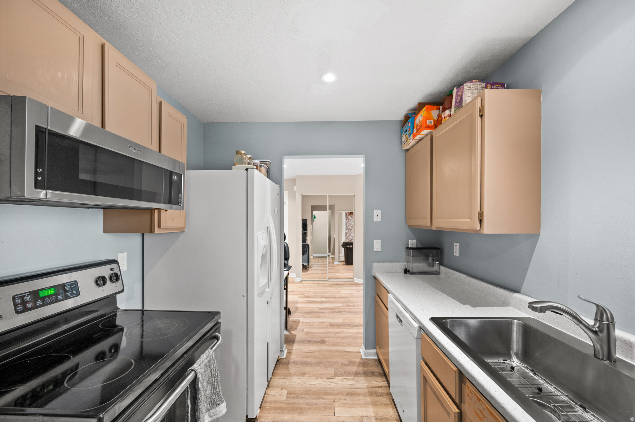 HOLLADAY CREEK COND - Residential
