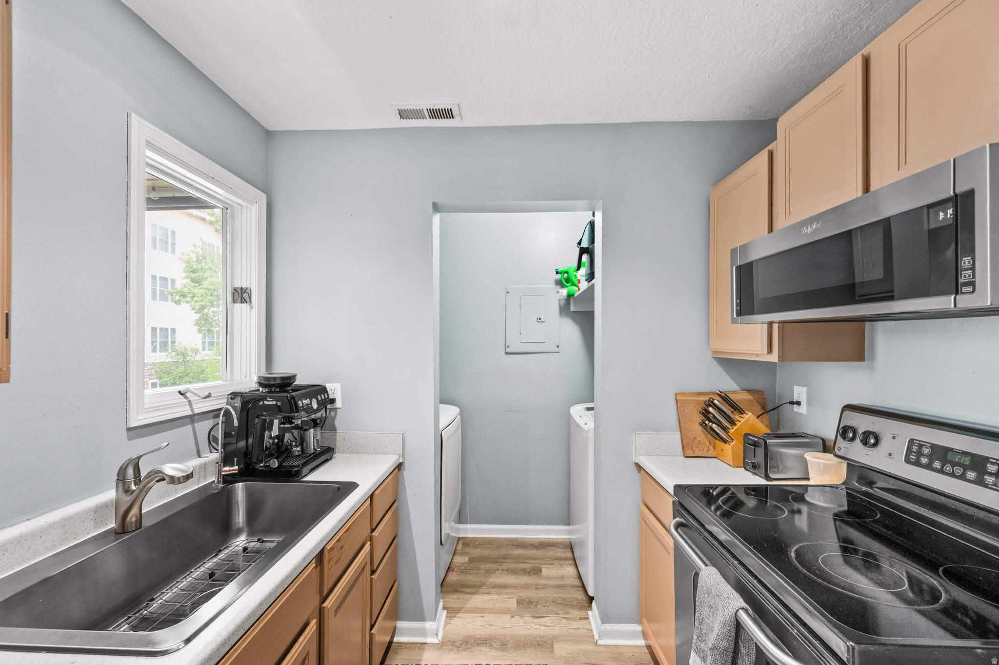 HOLLADAY CREEK COND - Residential