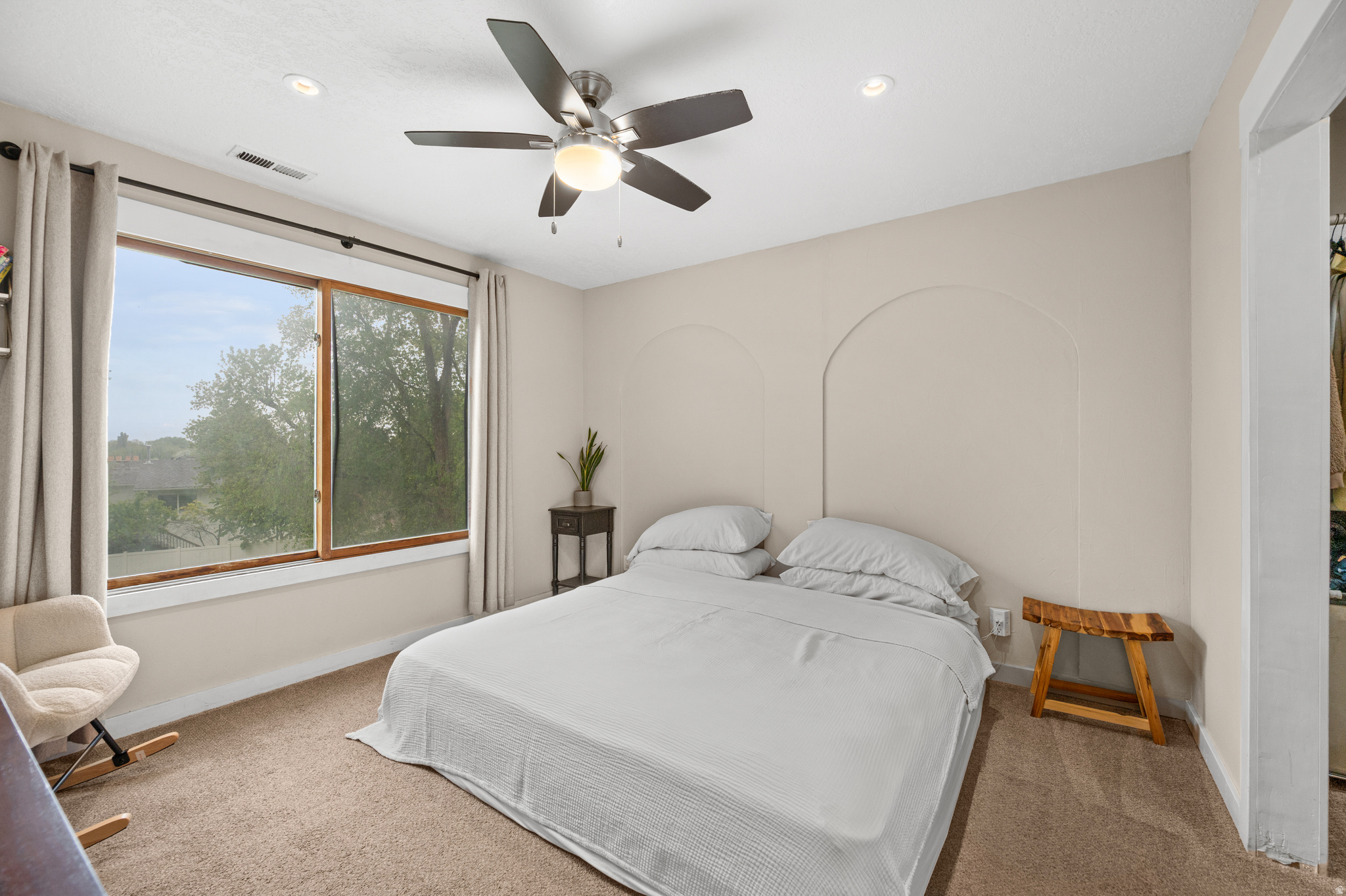 HOLLADAY CREEK COND - Residential