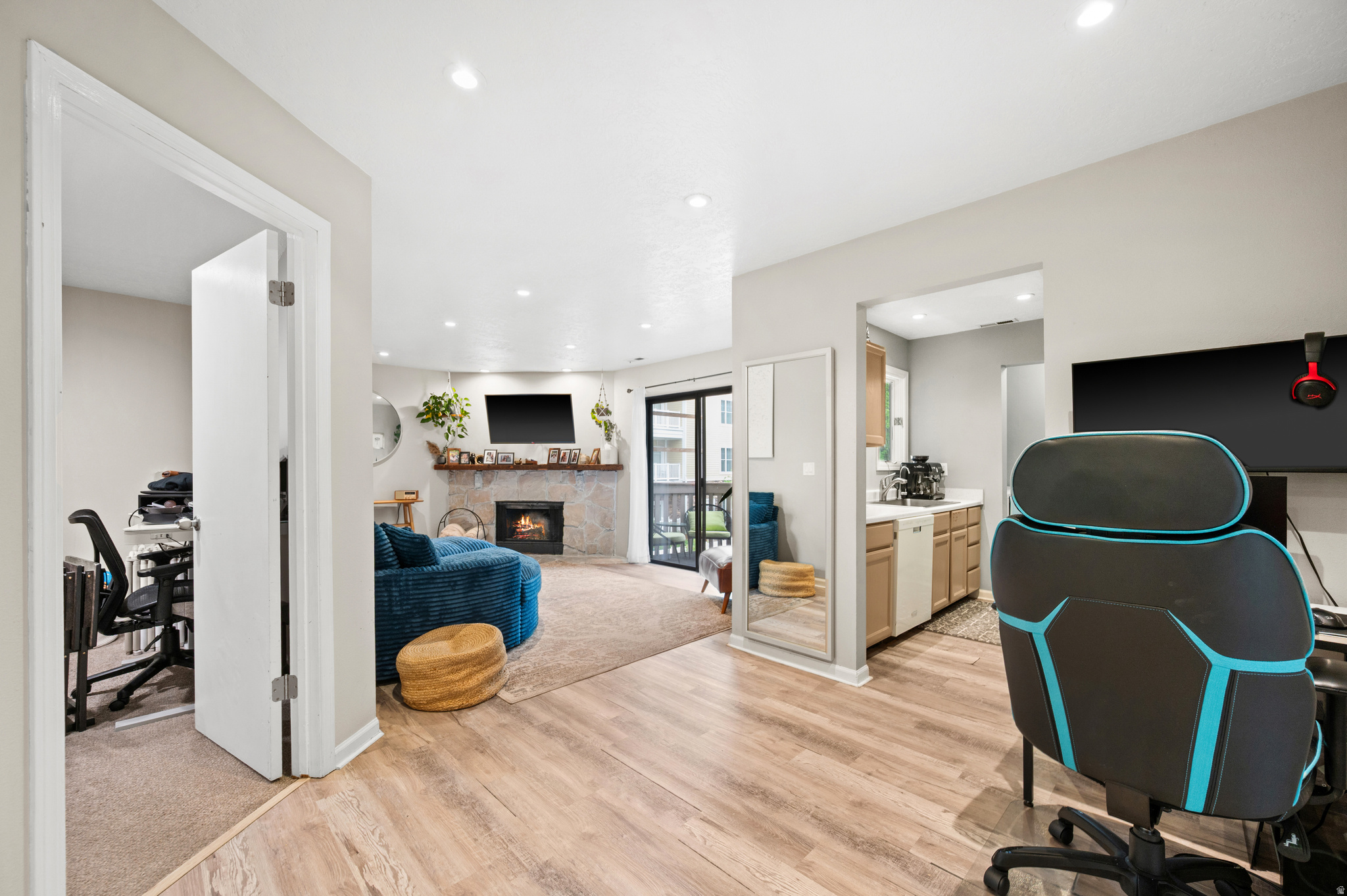 HOLLADAY CREEK COND - Residential