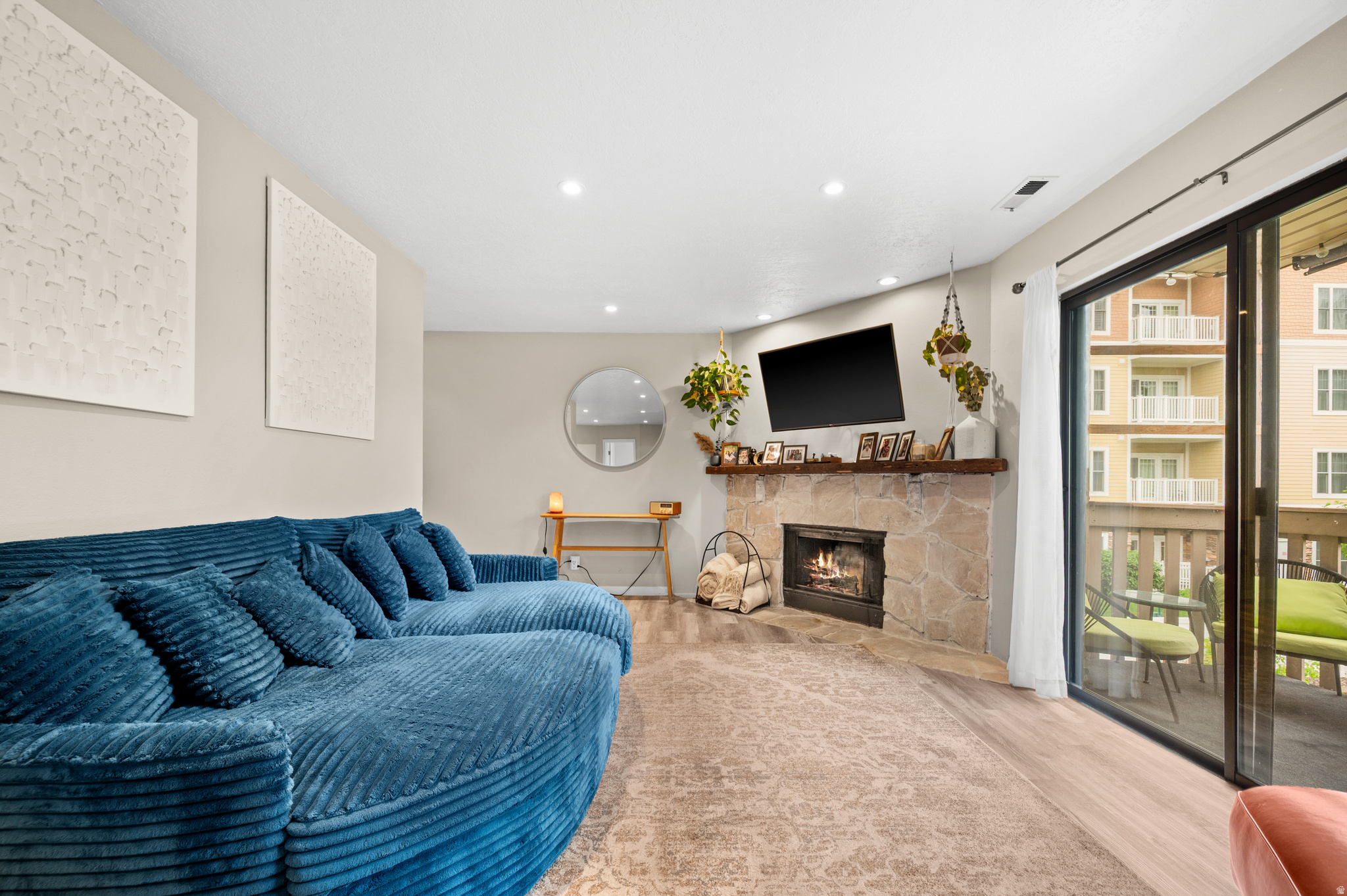 HOLLADAY CREEK COND - Residential