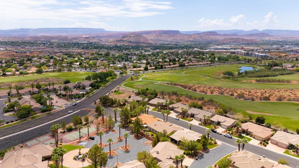 Photo of 1170 W VISTA VIEW DR, Washington, UT 84780 (MLS # 2174569)