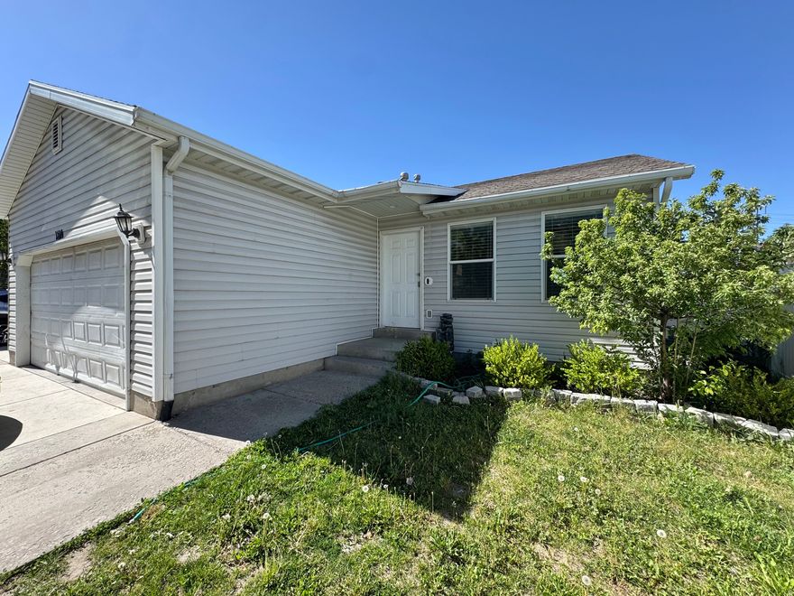 Great starter Home close to downtown. 3 bedrooms, 2 remodeled bathrooms, new windows, fresh paint. Playground include urchased last year. Sq footage figures are provided as a courtesy estimate only. Buyer is advised to obtain an independer measurement.
